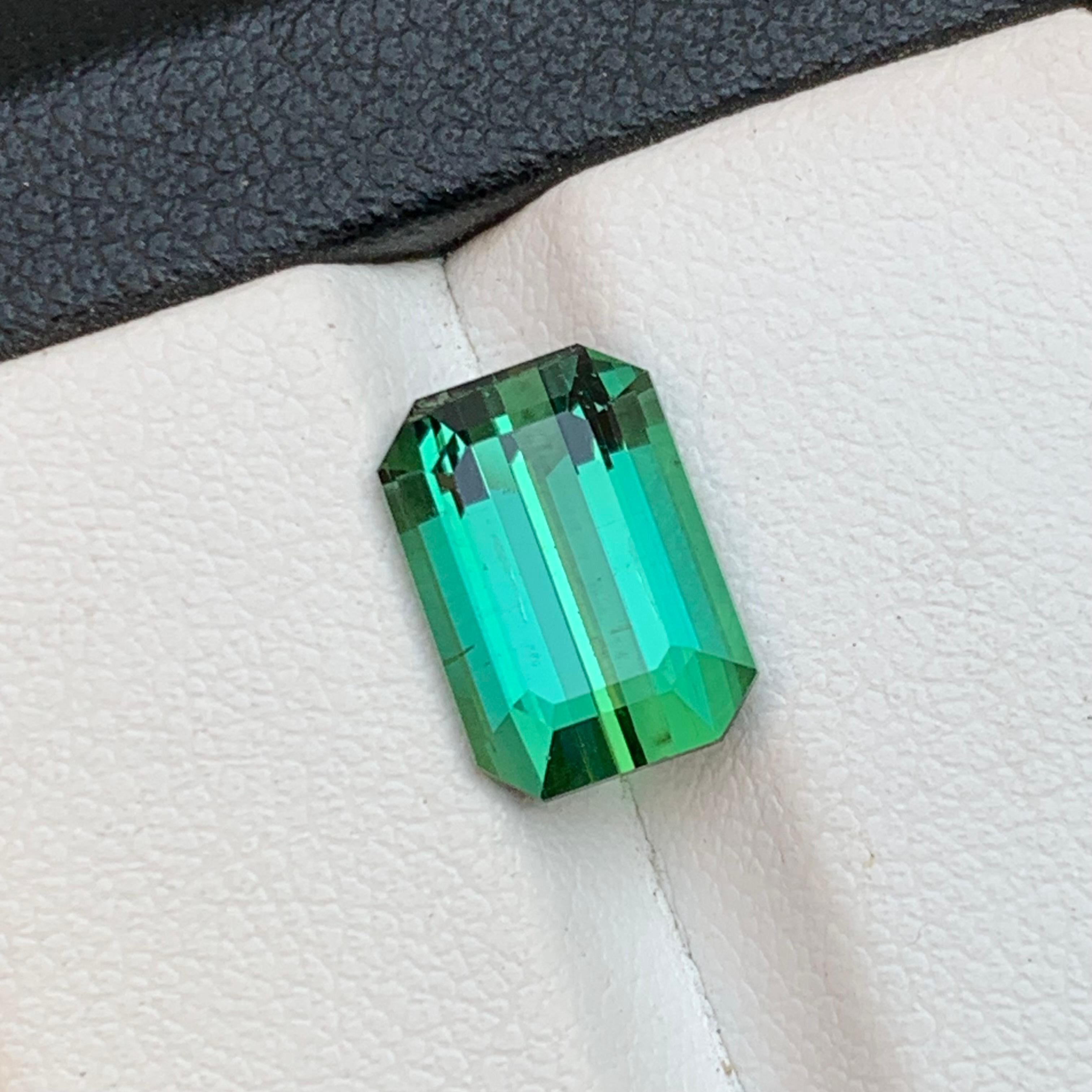 Bluish Green Natural Tourmaline Ring Loose Gemstone 3.95 Ct Emerald Cut Jewelry In New Condition For Sale In Peshawar, PK