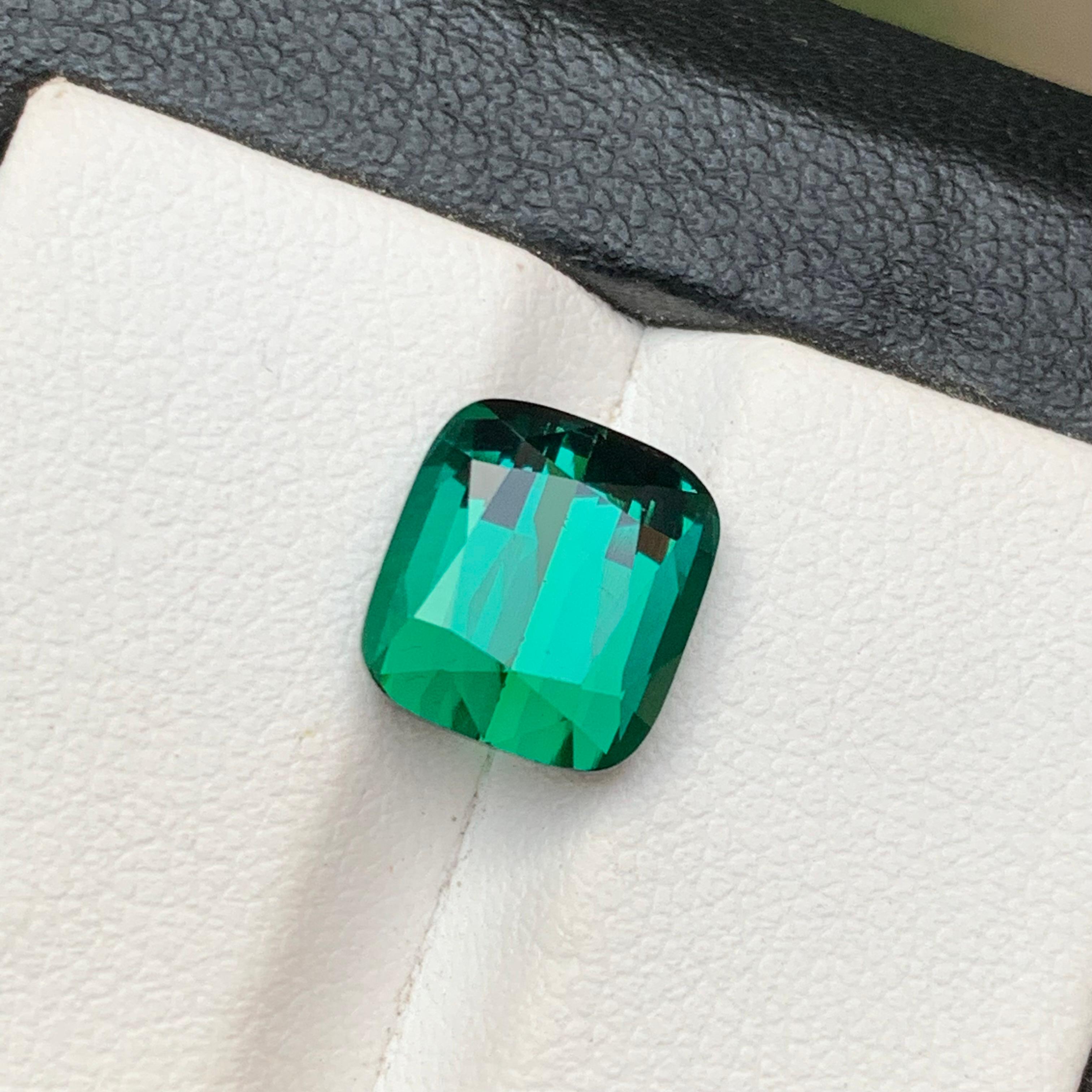 Bluish Green Natural Tourmaline Ring Loose Gemstone 4.05 Ct Cushion Cut-Jewelry In New Condition For Sale In Peshawar, PK