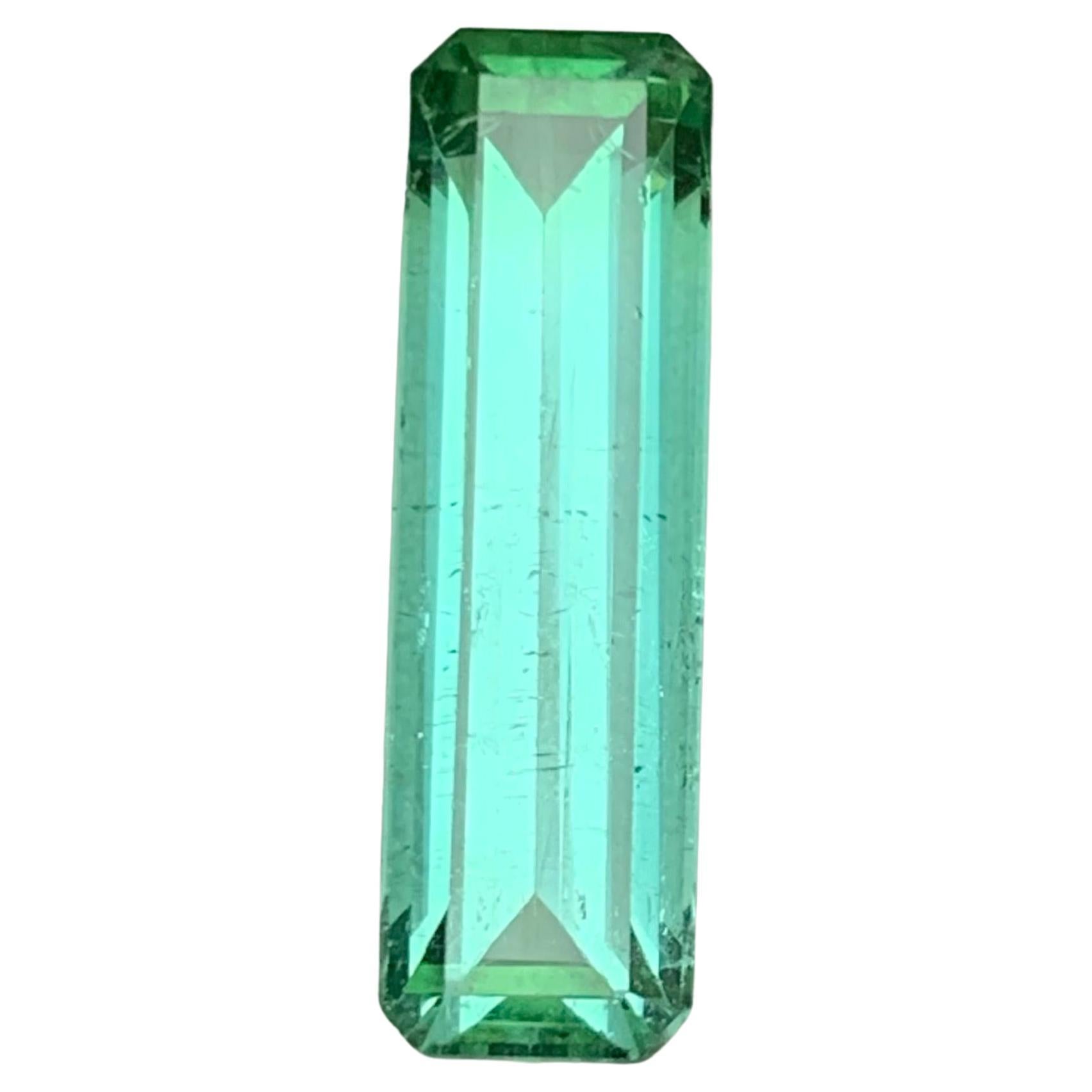 Bague en tourmaline naturelle vert bleuté, pierre précieuse non sertie de 5.25 carats, taille émeraude en vente