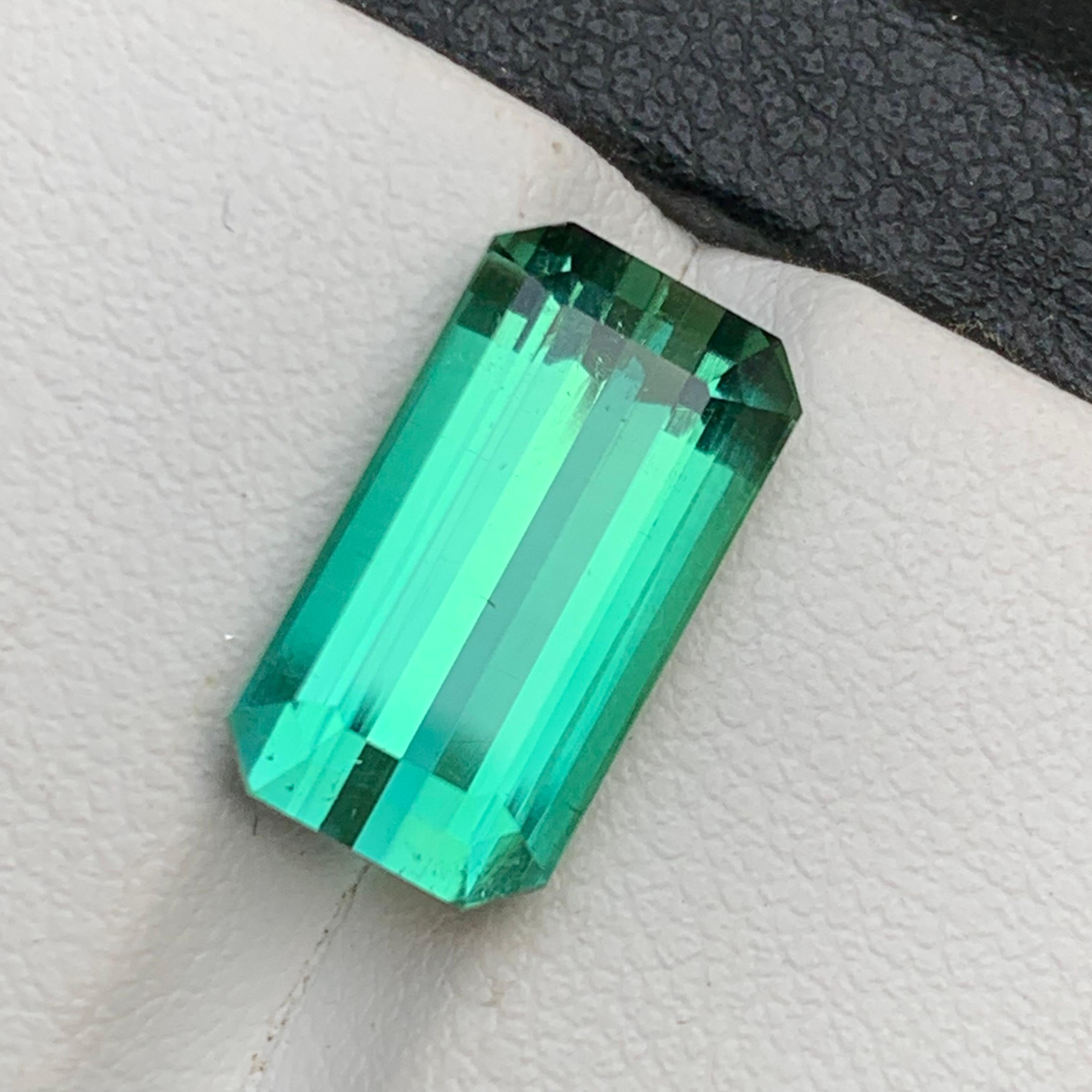 Bague et pendentif en tourmaline naturelle vert bleuté, pierre précieuse non sertie taille émeraude 6,80 carats Unisexe en vente
