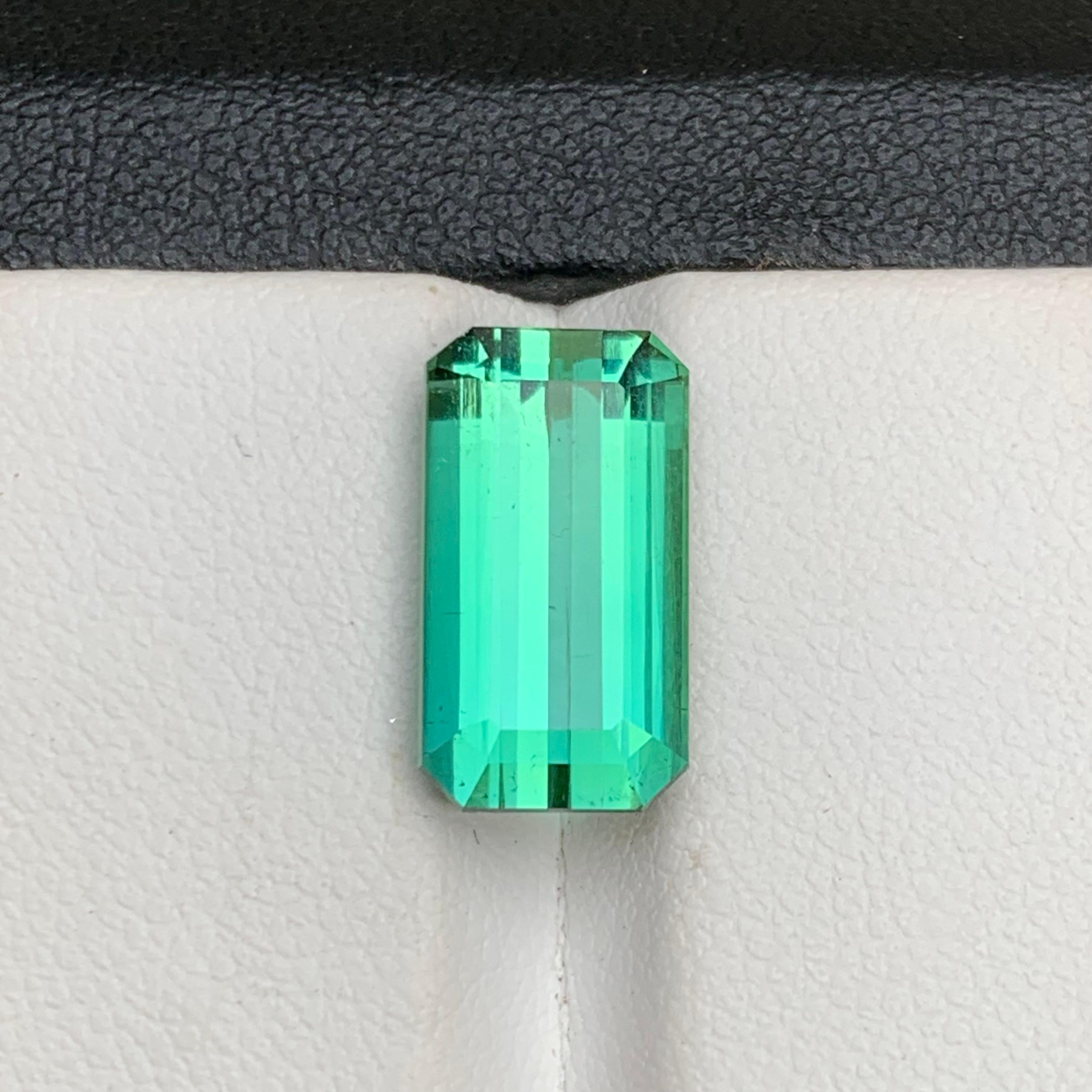 Bague et pendentif en tourmaline naturelle vert bleuté, pierre précieuse non sertie taille émeraude 6,80 carats en vente 1