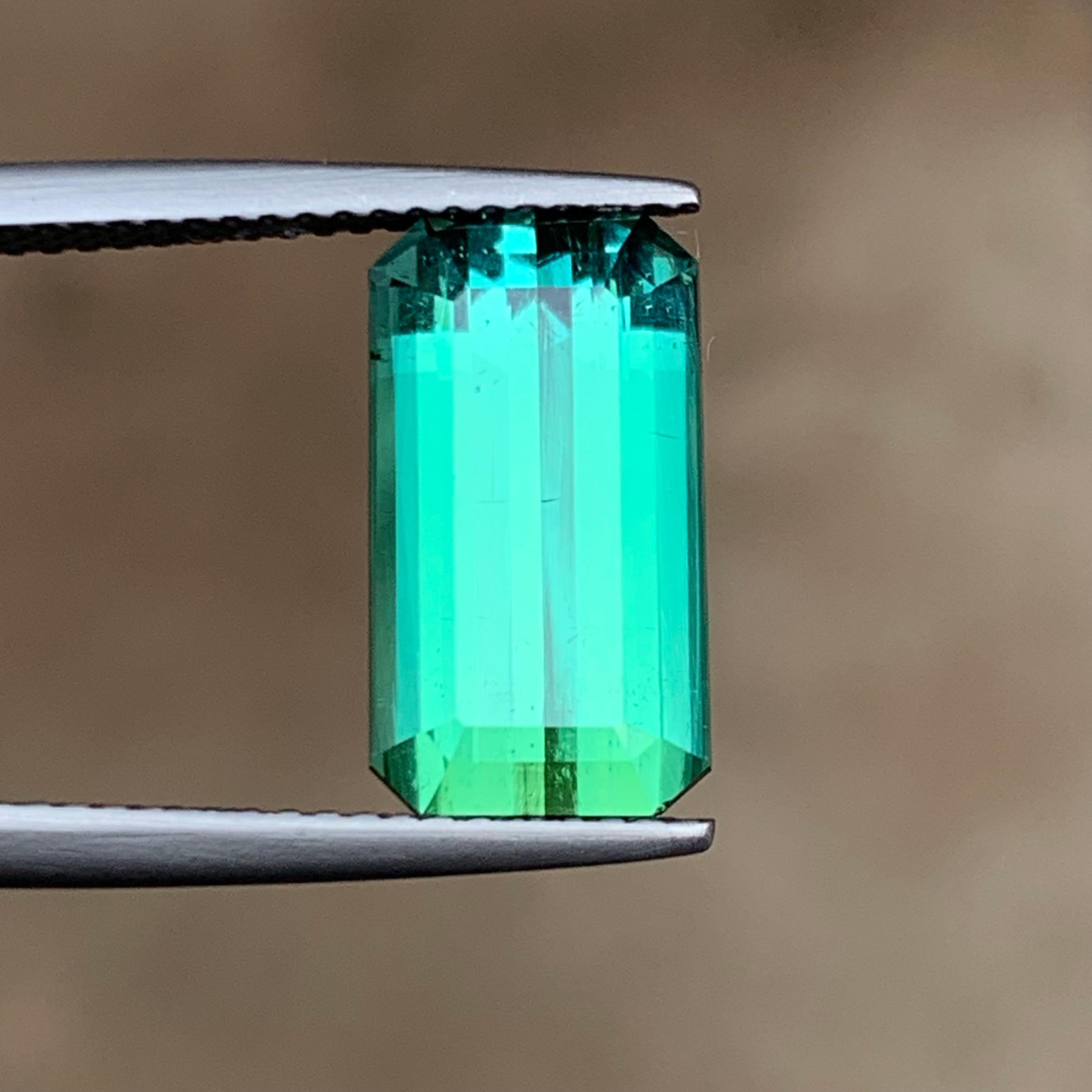 Bague et pendentif en tourmaline naturelle vert bleuté, pierre précieuse non sertie taille émeraude 6,80 carats en vente 3