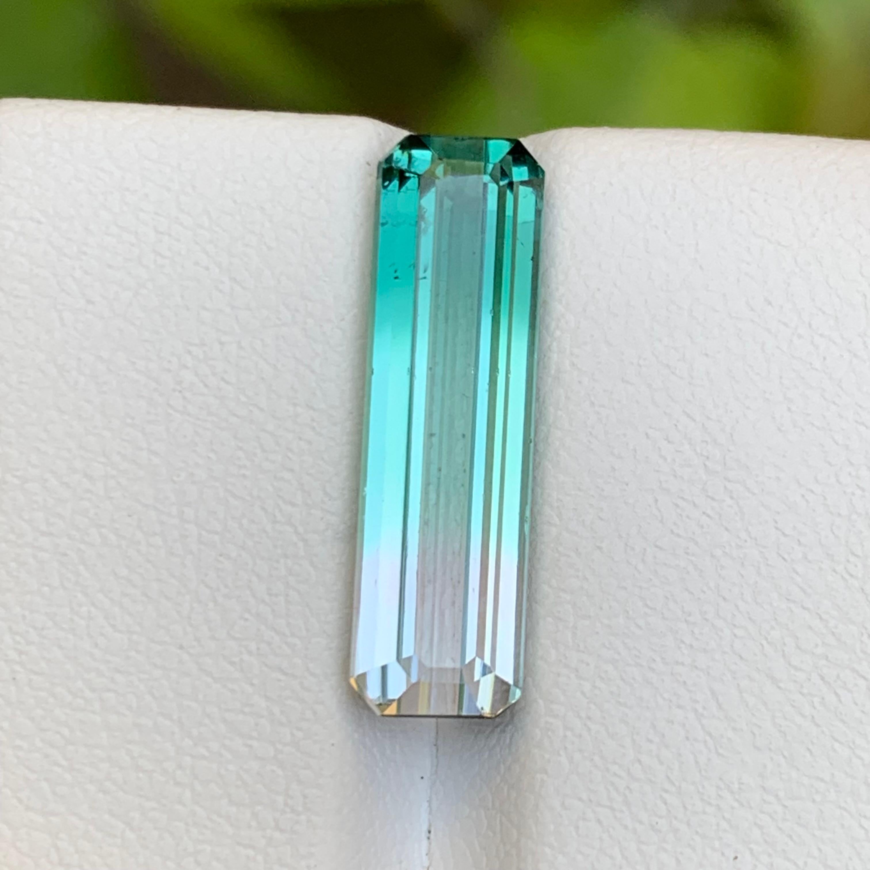 Contemporain Bague en tourmaline bicolore vert bleuté à menthe pâle et rose doux, 7,60 carats en vente