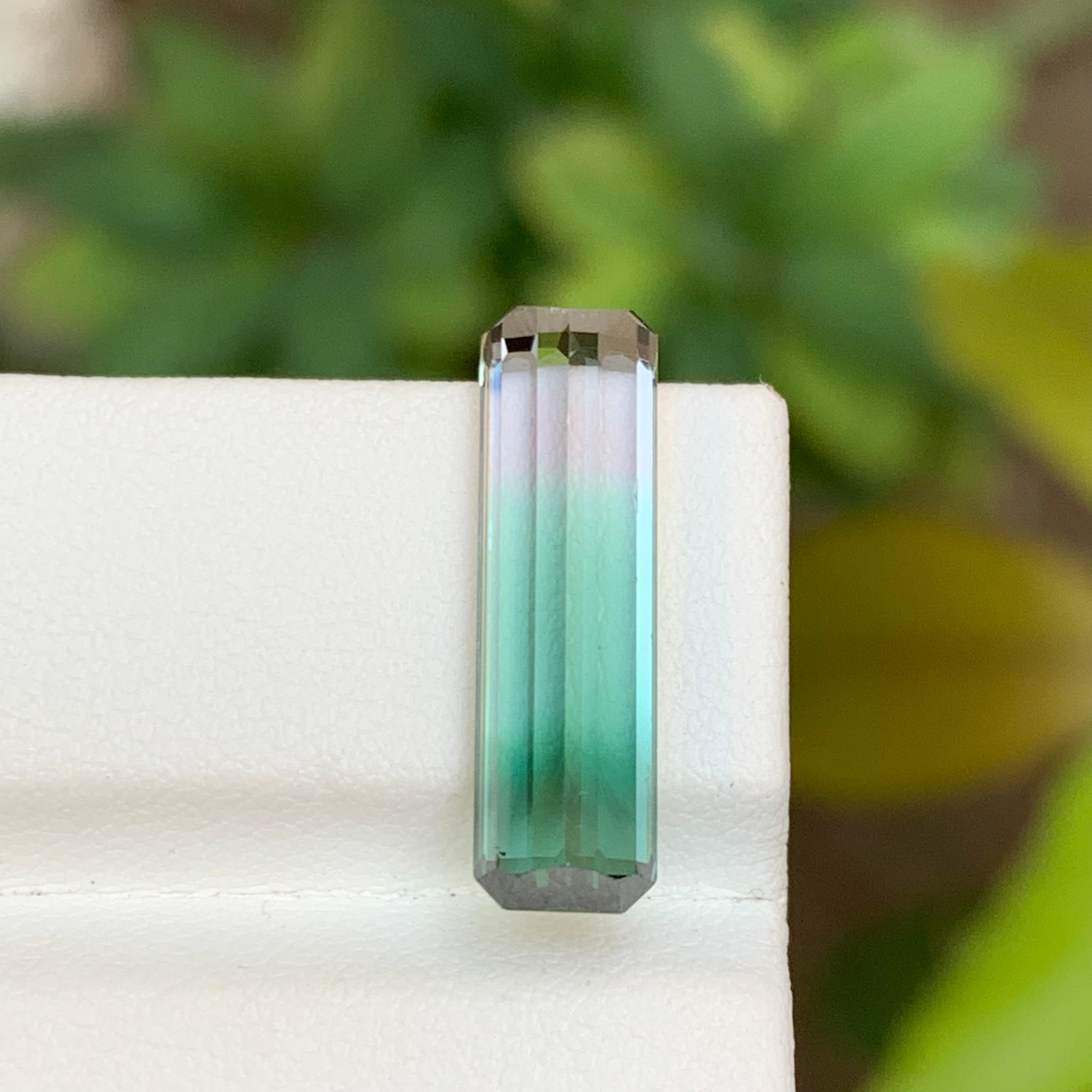 Bague en tourmaline bicolore vert bleuté à menthe pâle et rose doux, 7,60 carats Unisexe en vente