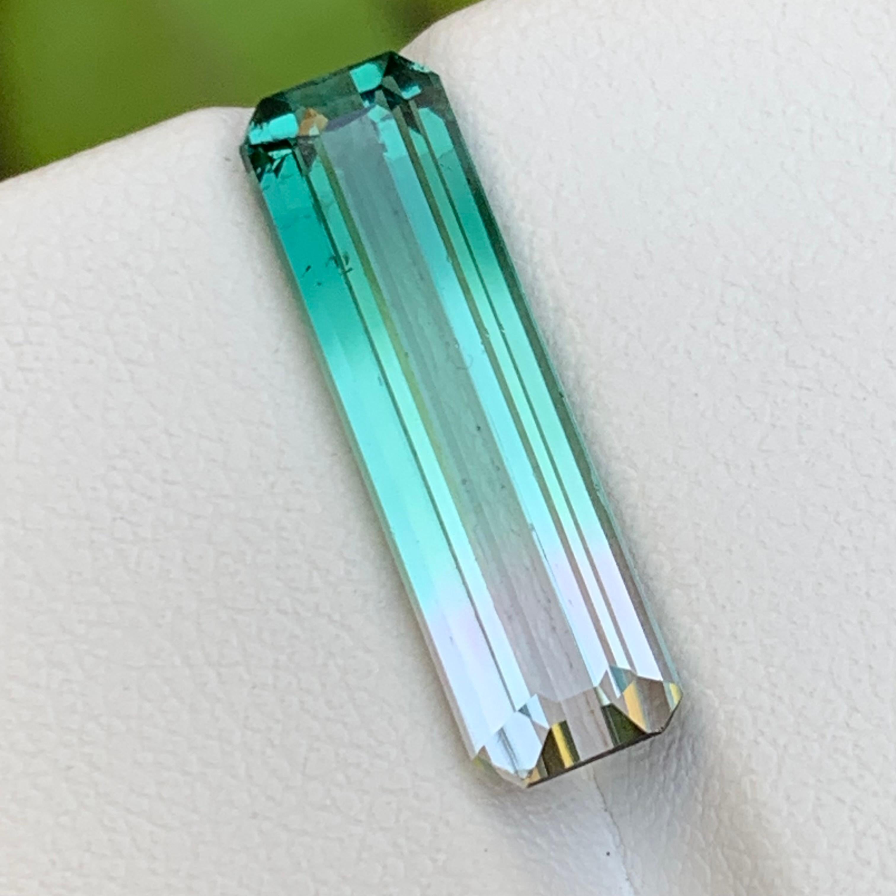 Bague en tourmaline bicolore vert bleuté à menthe pâle et rose doux, 7,60 carats en vente 1