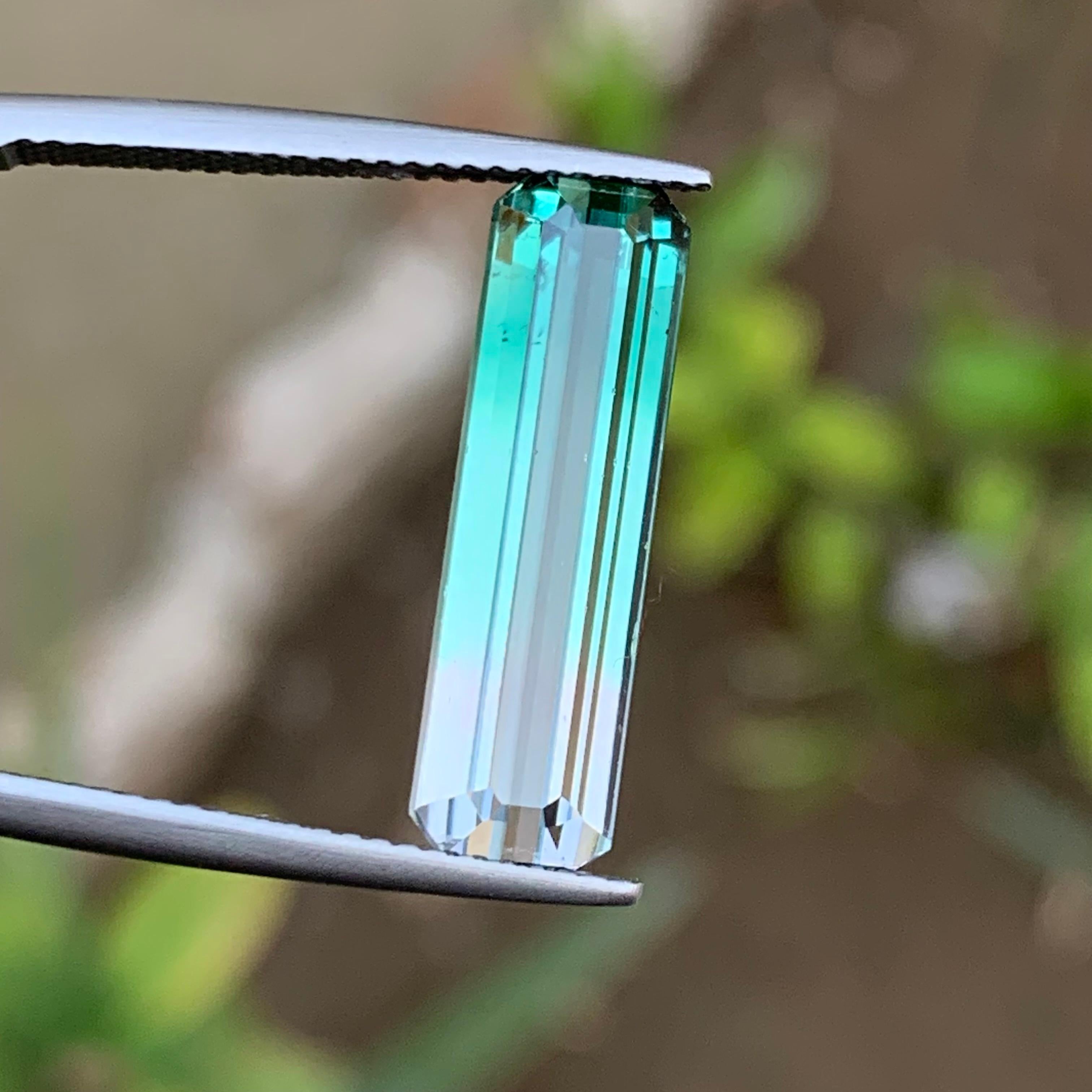 Bague en tourmaline bicolore vert bleuté à menthe pâle et rose doux, 7,60 carats en vente 2