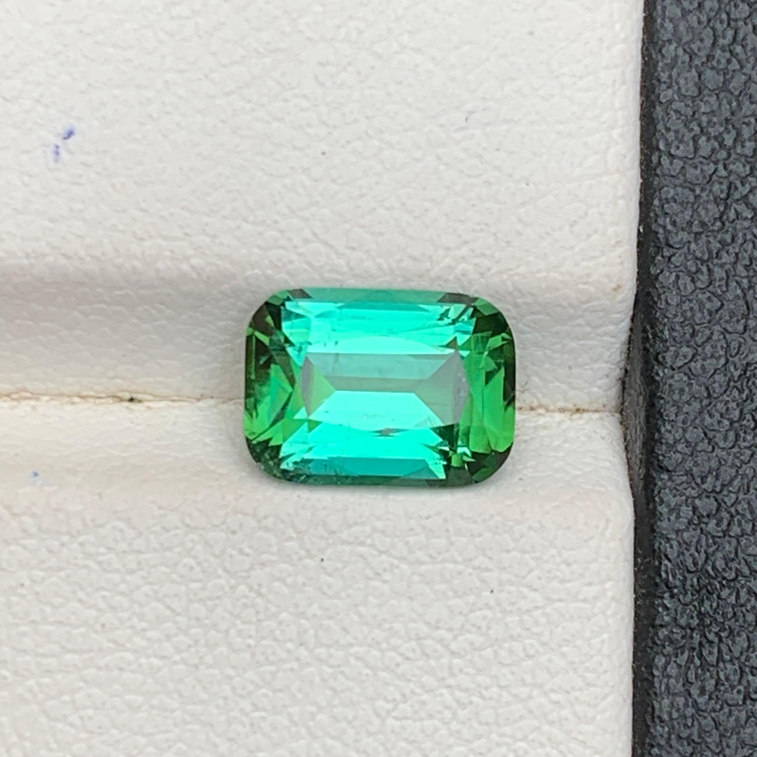 Bluish Green Tourmaline 2.25 Carat Cushion Cut Natural Loose Gemstone for Ring in vendita 1