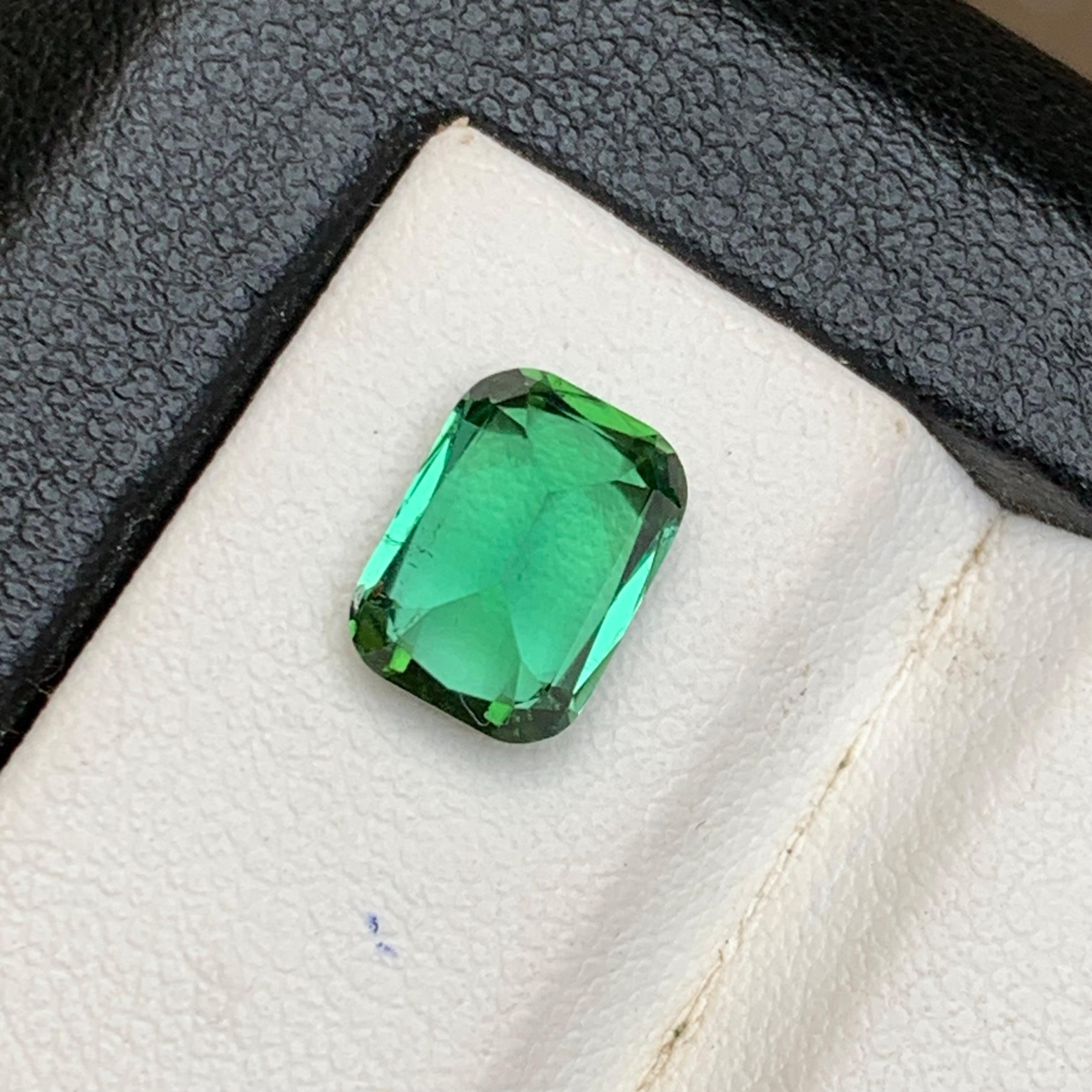 Bluish Green Tourmaline 2.25 Carat Cushion Cut Natural Loose Gemstone for Ring in vendita 3