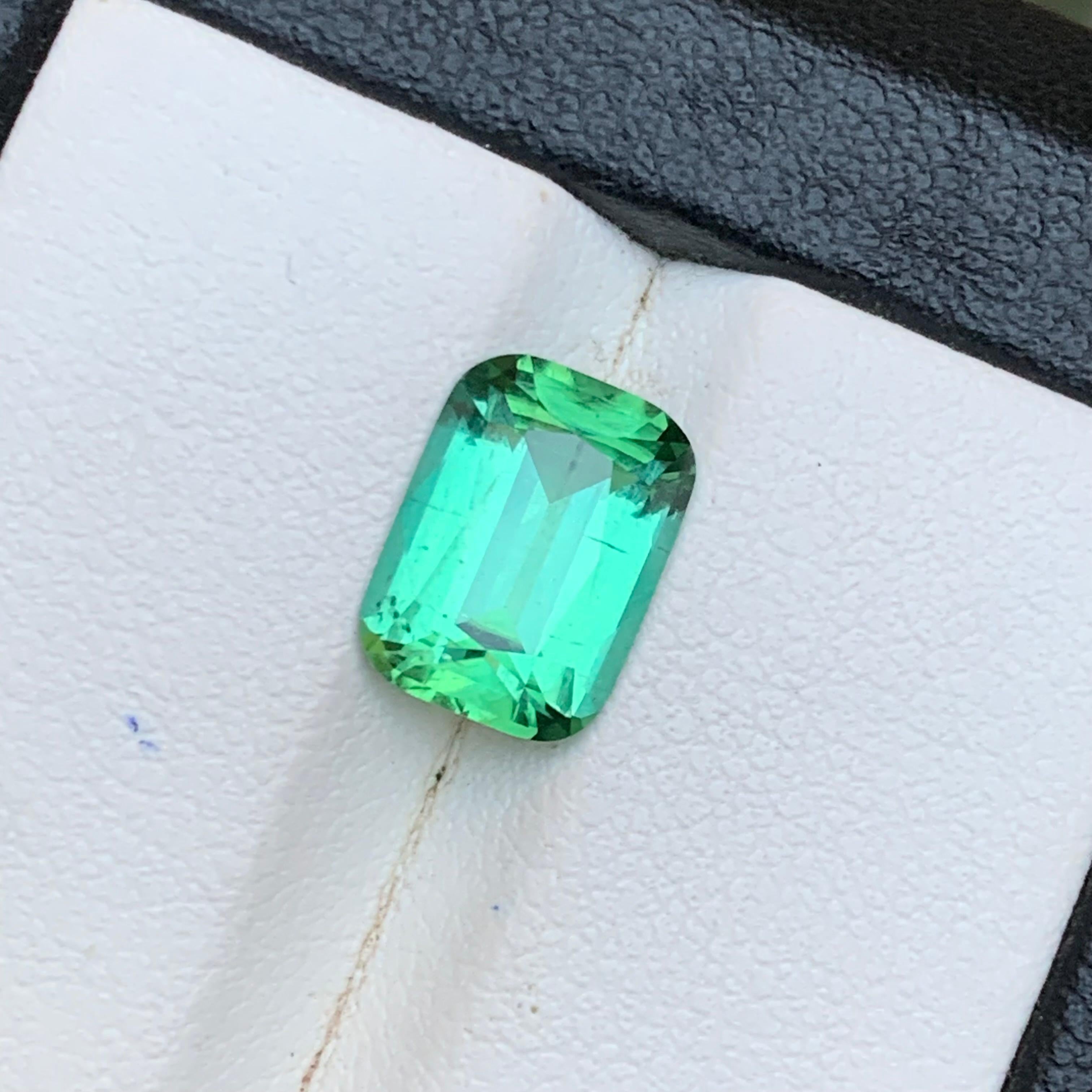 da uomo o donna Bluish Green Tourmaline 3.00 Carat Cushion Cut Natural Loose Gemstone for Ring in vendita