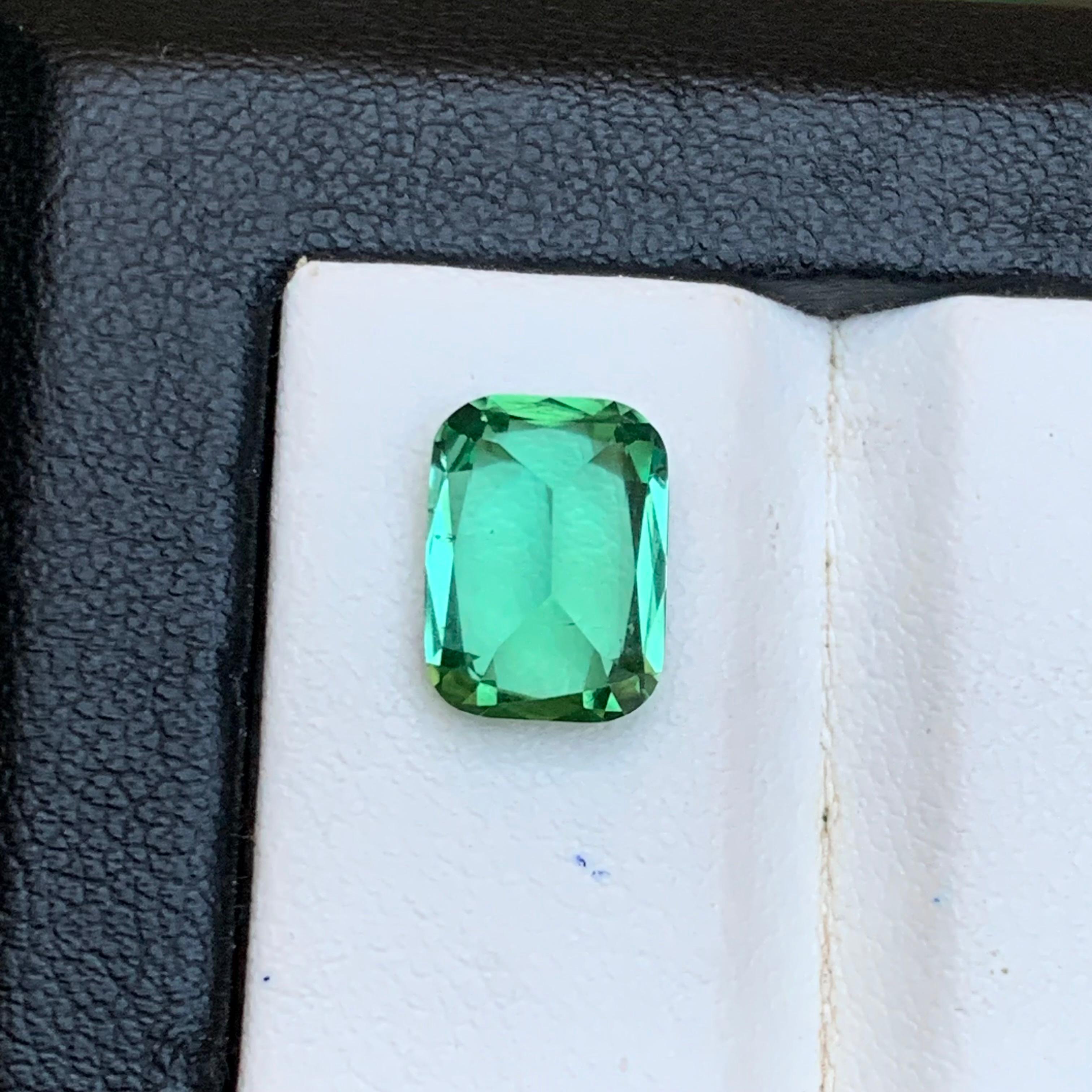 Bluish Green Tourmaline 3.00 Carat Cushion Cut Natural Loose Gemstone for Ring in vendita 1
