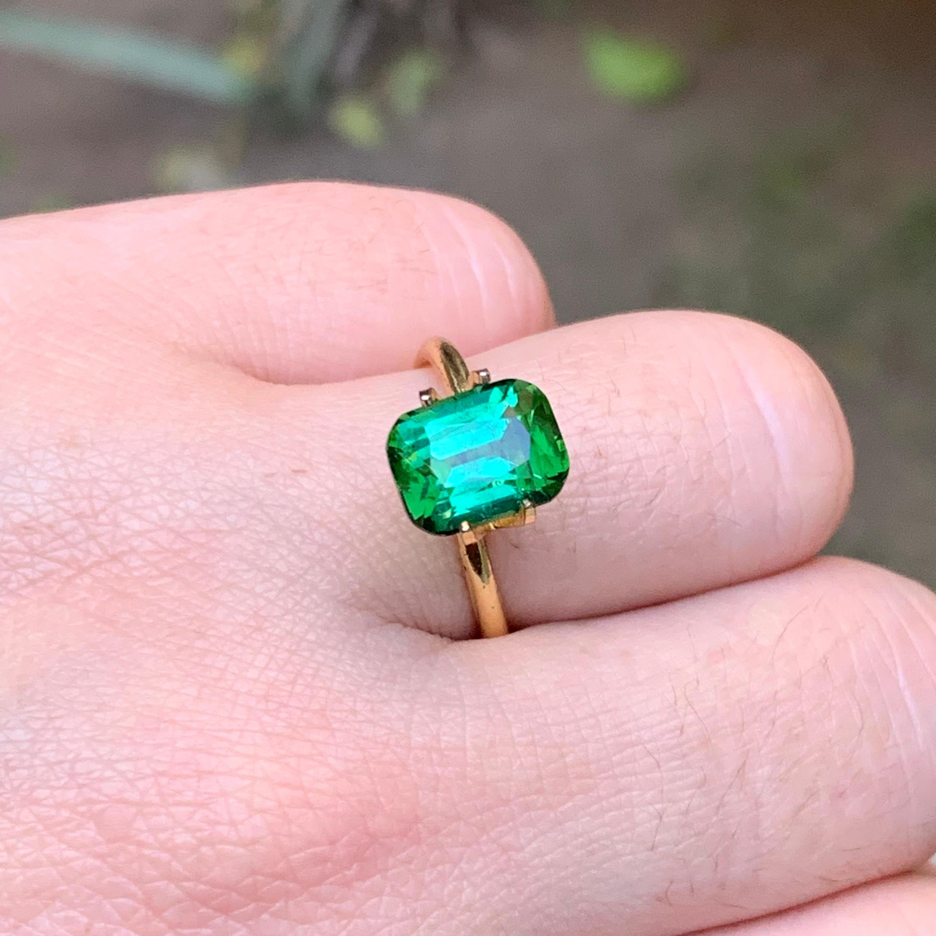 Tormalina verde bluastra da 3.04 carati con taglio a cuscino Gemma naturale sfusa per anello in vendita 7