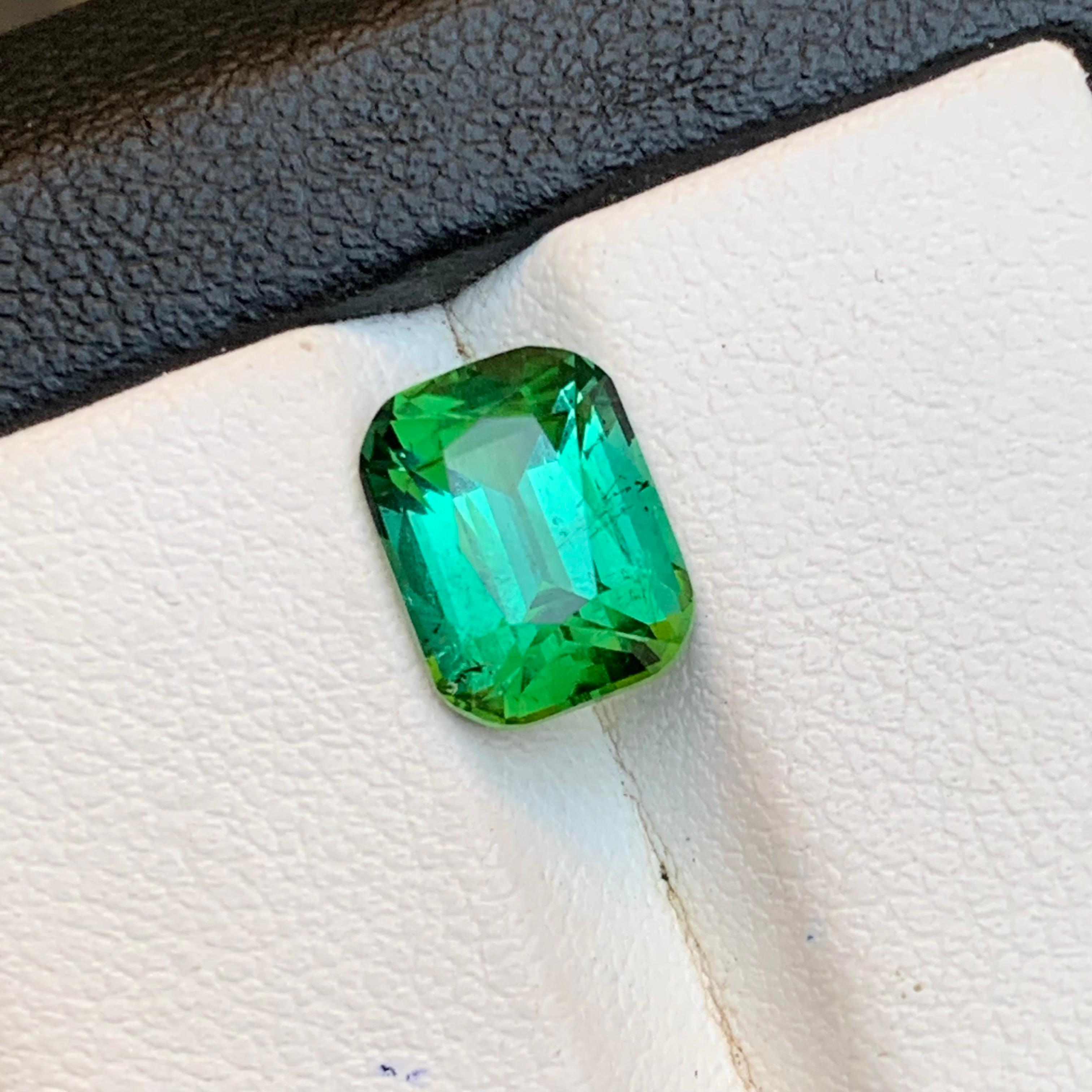 Contemporaneo Tormalina verde bluastra da 3.04 carati con taglio a cuscino Gemma naturale sfusa per anello in vendita