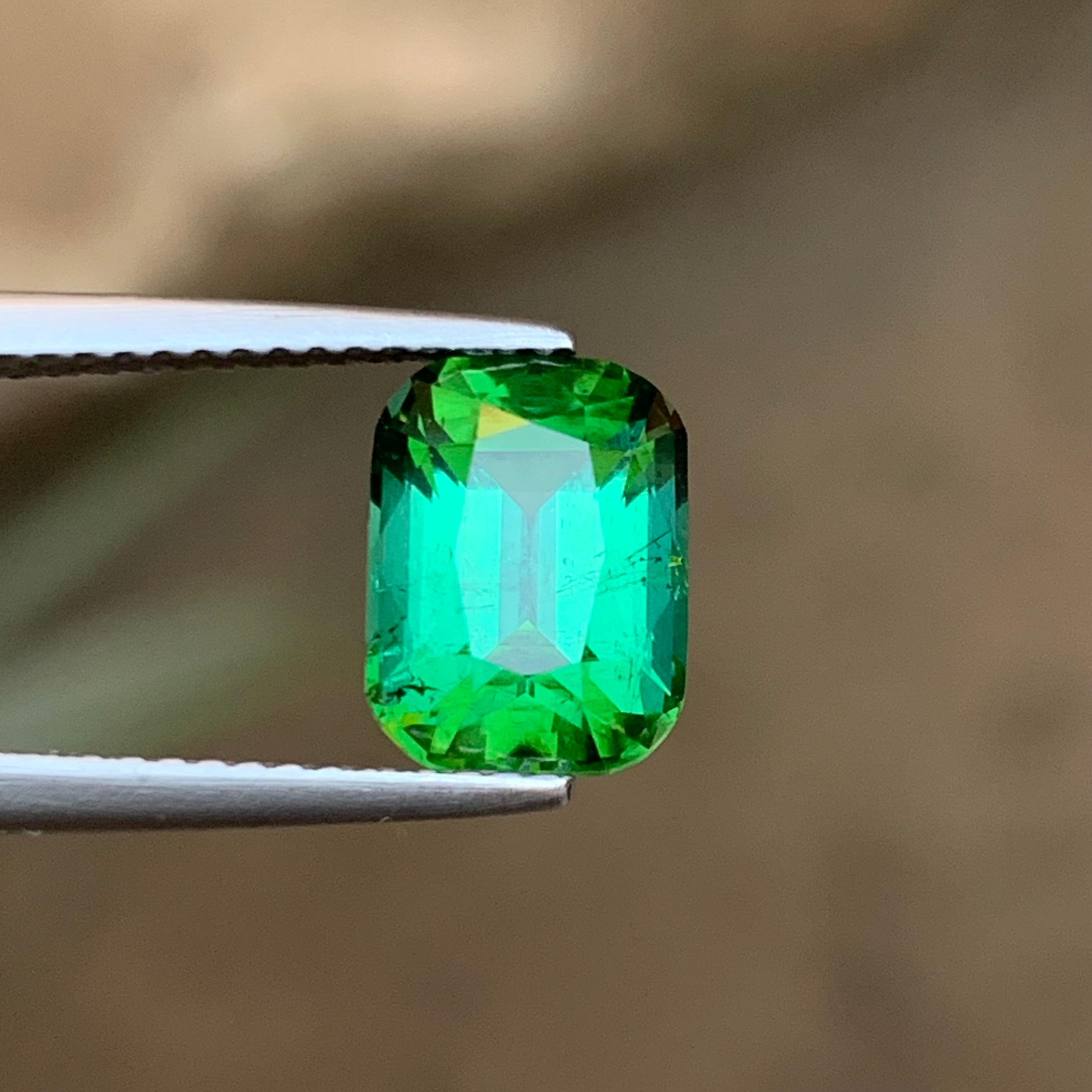 Tormalina verde bluastra da 3.04 carati con taglio a cuscino Gemma naturale sfusa per anello in vendita 1