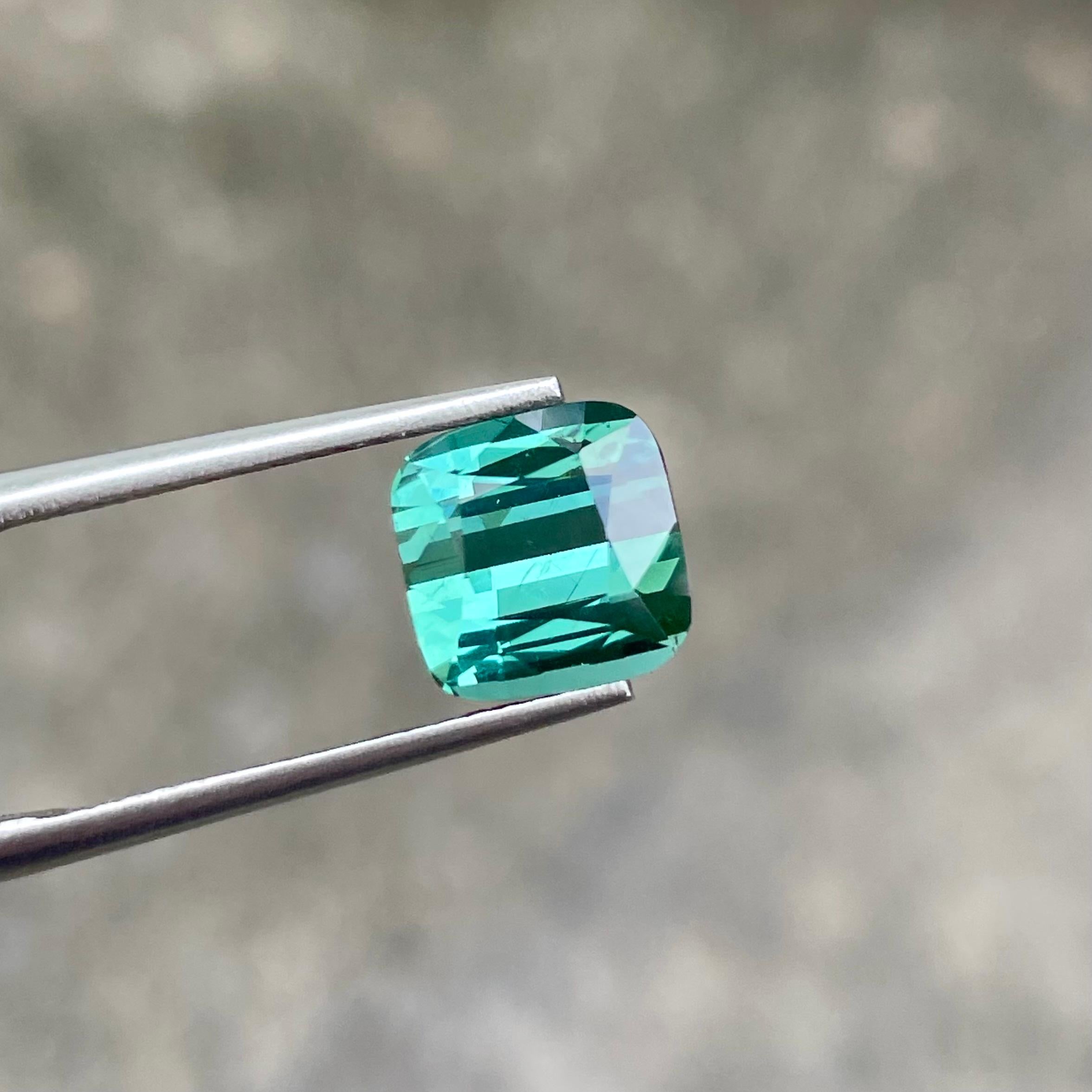 Bluish Green Tourmaline 3.20- carats Cushion Cut Natural Loose African Gemstone In New Condition For Sale In Bangkok, TH