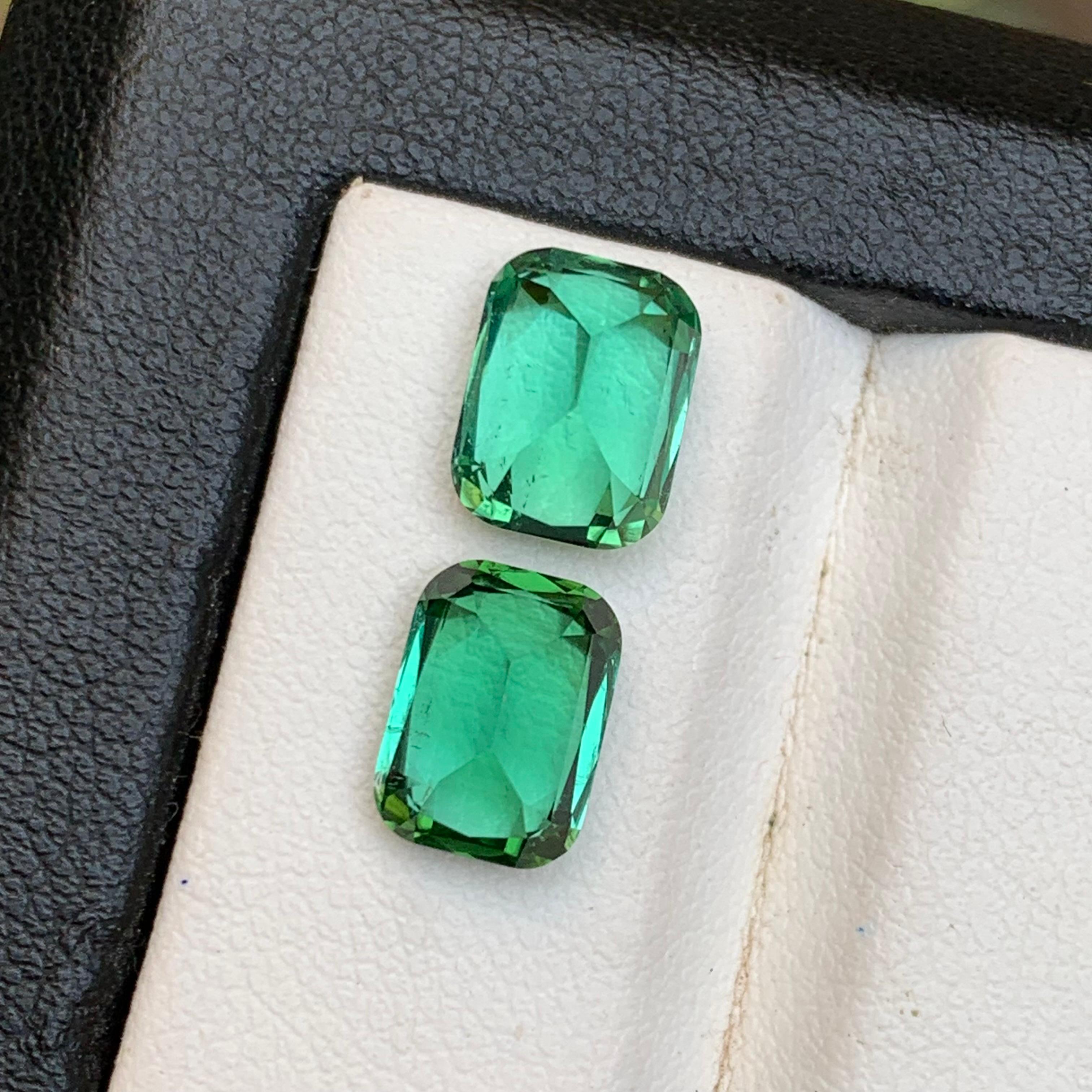 da uomo o donna Bluish Green Tourmaline 4.92 Ct Cushion Cut Natural Loose Gemstone Set Earrings in vendita