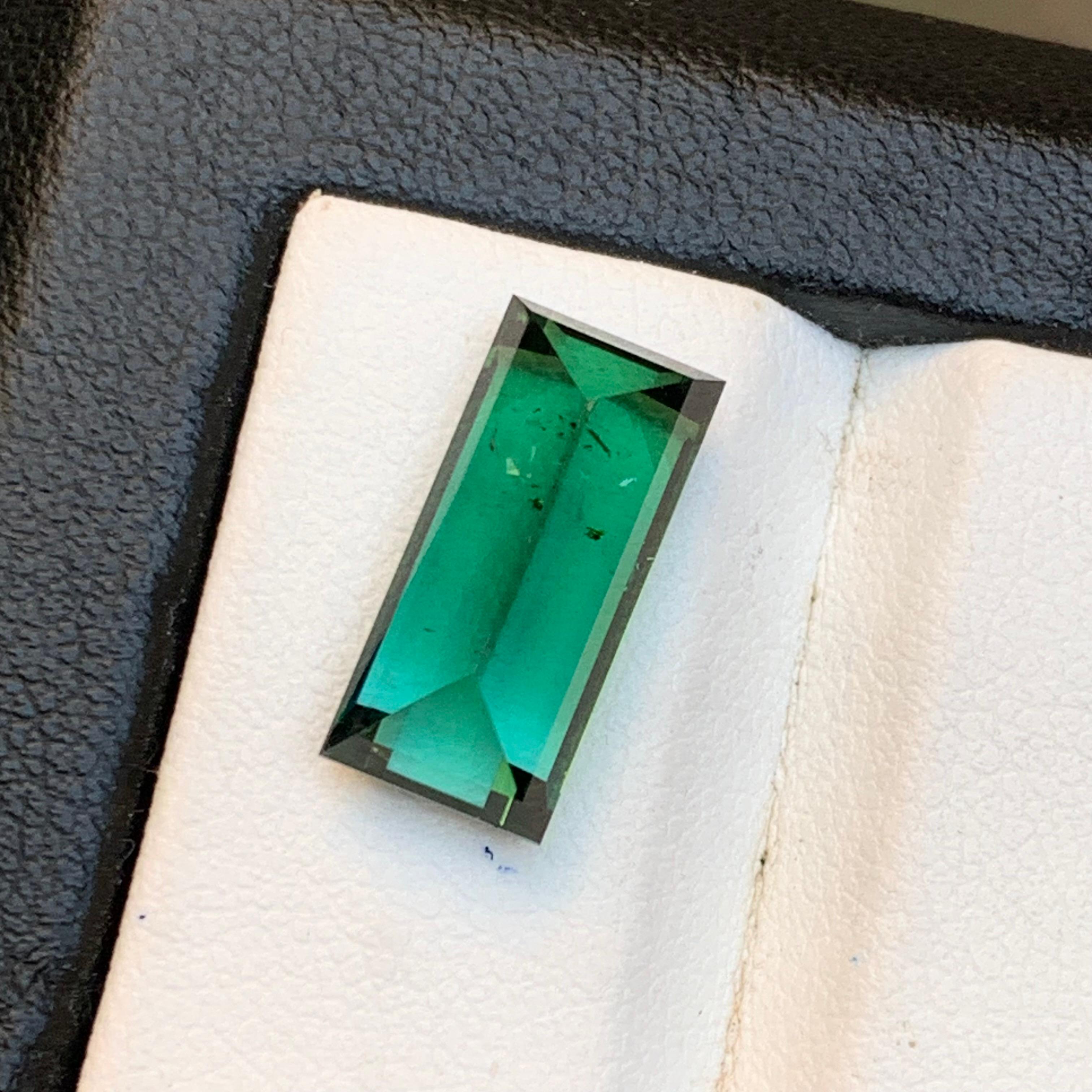 Taille baguette Greene & Greene Greene Tourmaline 5.65 Carat Baguette Cut Natural Loose Gemstone for Ring en vente