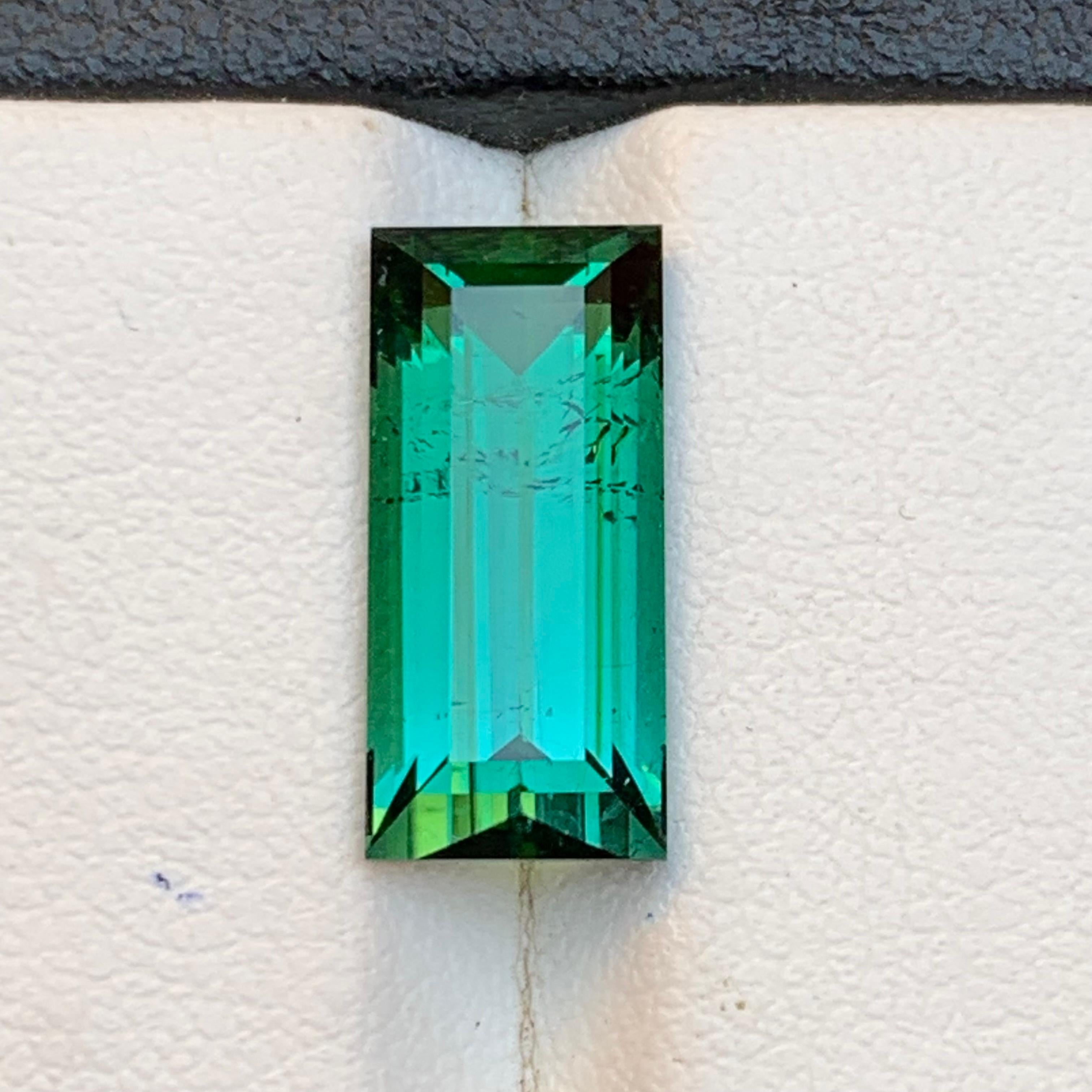 Greene & Greene Greene Tourmaline 5.65 Carat Baguette Cut Natural Loose Gemstone for Ring en vente 2