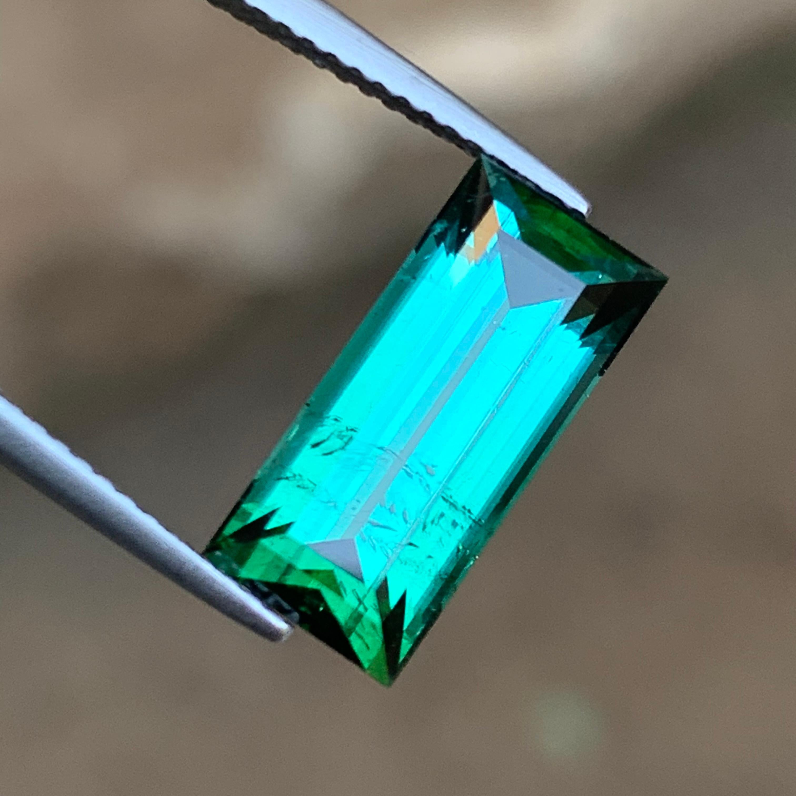 Greene & Greene Greene Tourmaline 5.65 Carat Baguette Cut Natural Loose Gemstone for Ring en vente 3