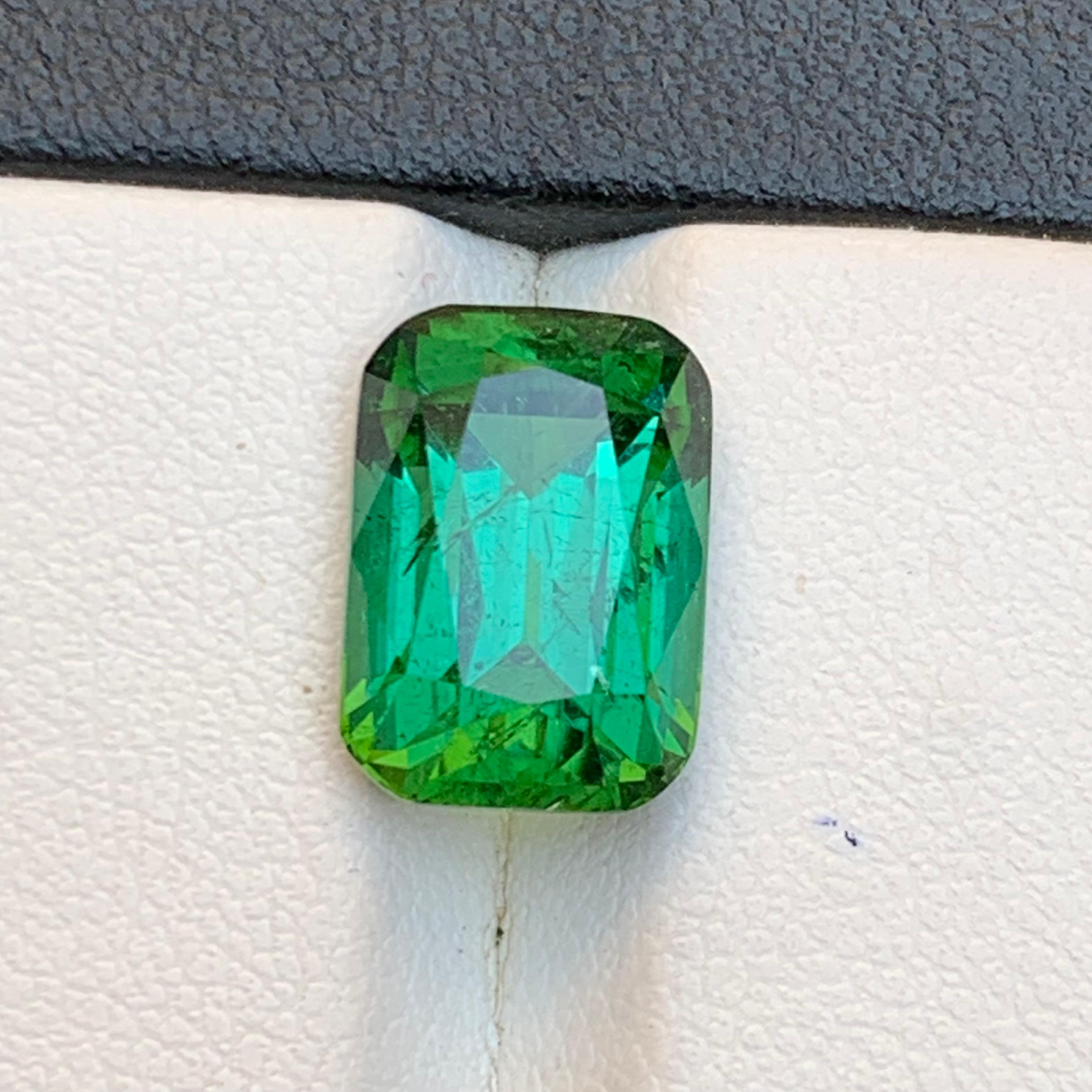 Bläulich grüner Turmalin 6,38 Karat Cushion-Schliff Natürlicher loser Edelstein für Ring für Damen oder Herren im Angebot