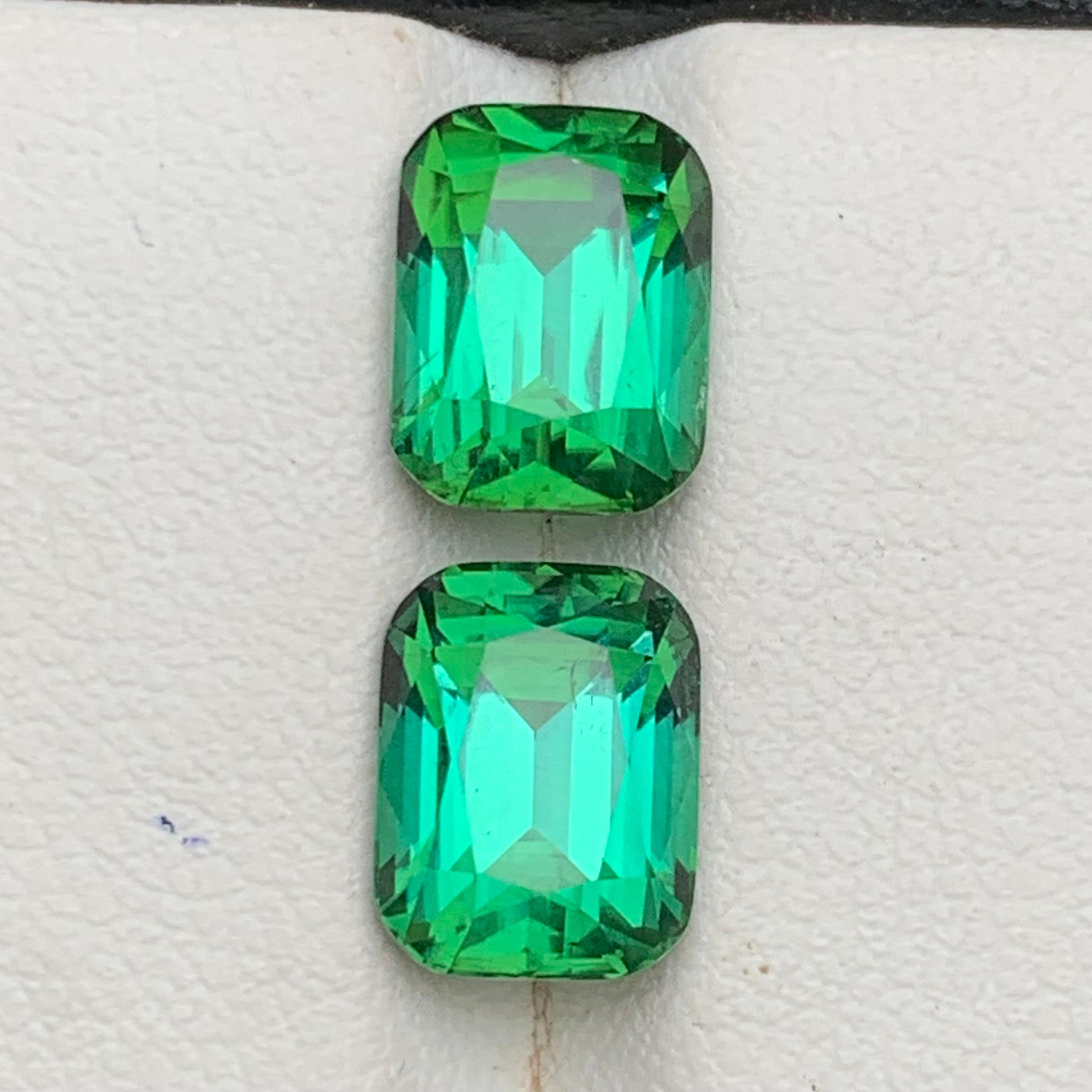 Taglio cuscino Bluish Green Tourmaline Pair 6.67 Ct Cushion Cut Natural Loose Gemstone-Earrings in vendita