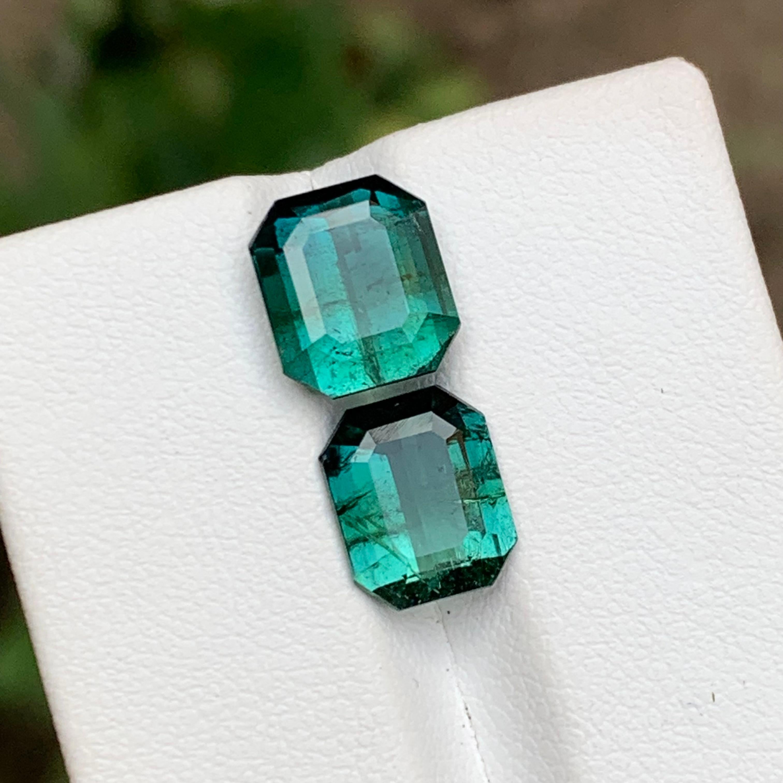 Pierre précieuse tourmaline naturelle bicolore vert bleuté taille émeraude 6,35 carats  Joaillerie en vente 7