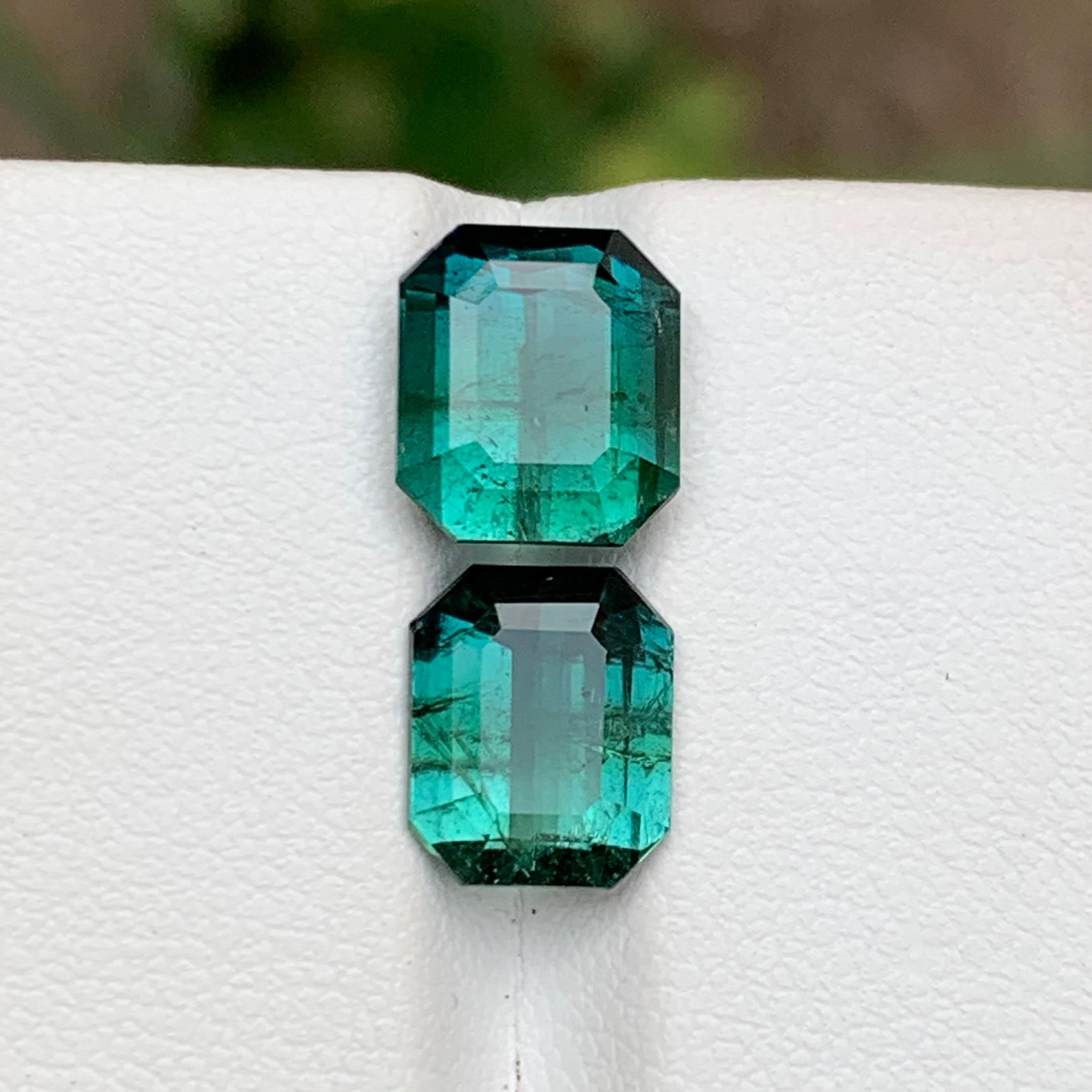 Pierre précieuse tourmaline naturelle bicolore vert bleuté taille émeraude 6,35 carats  Joaillerie en vente 8