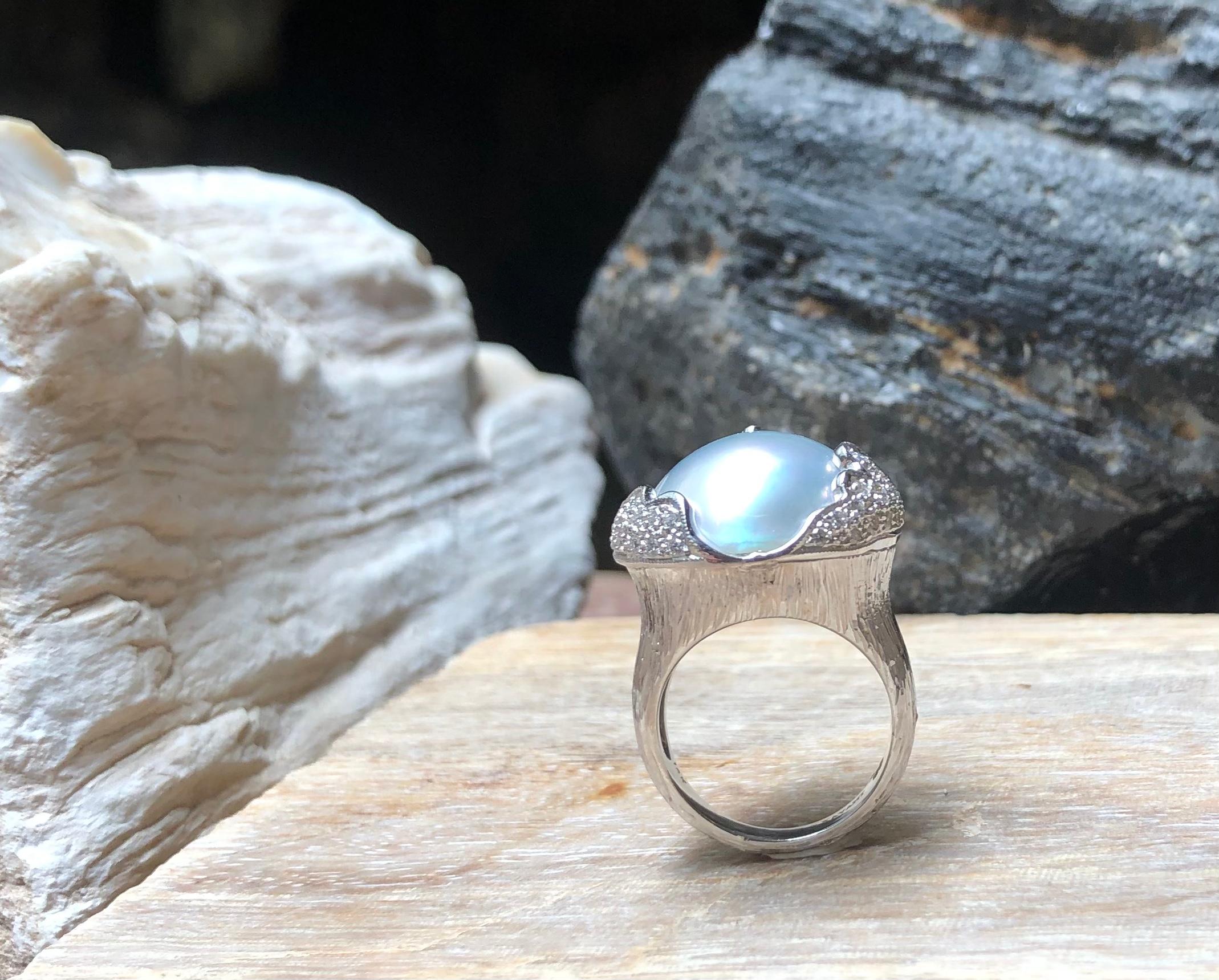Bluish Grey Mabe Pearl with Diamond Ring Set in 18 Karat White Gold Settings For Sale 8