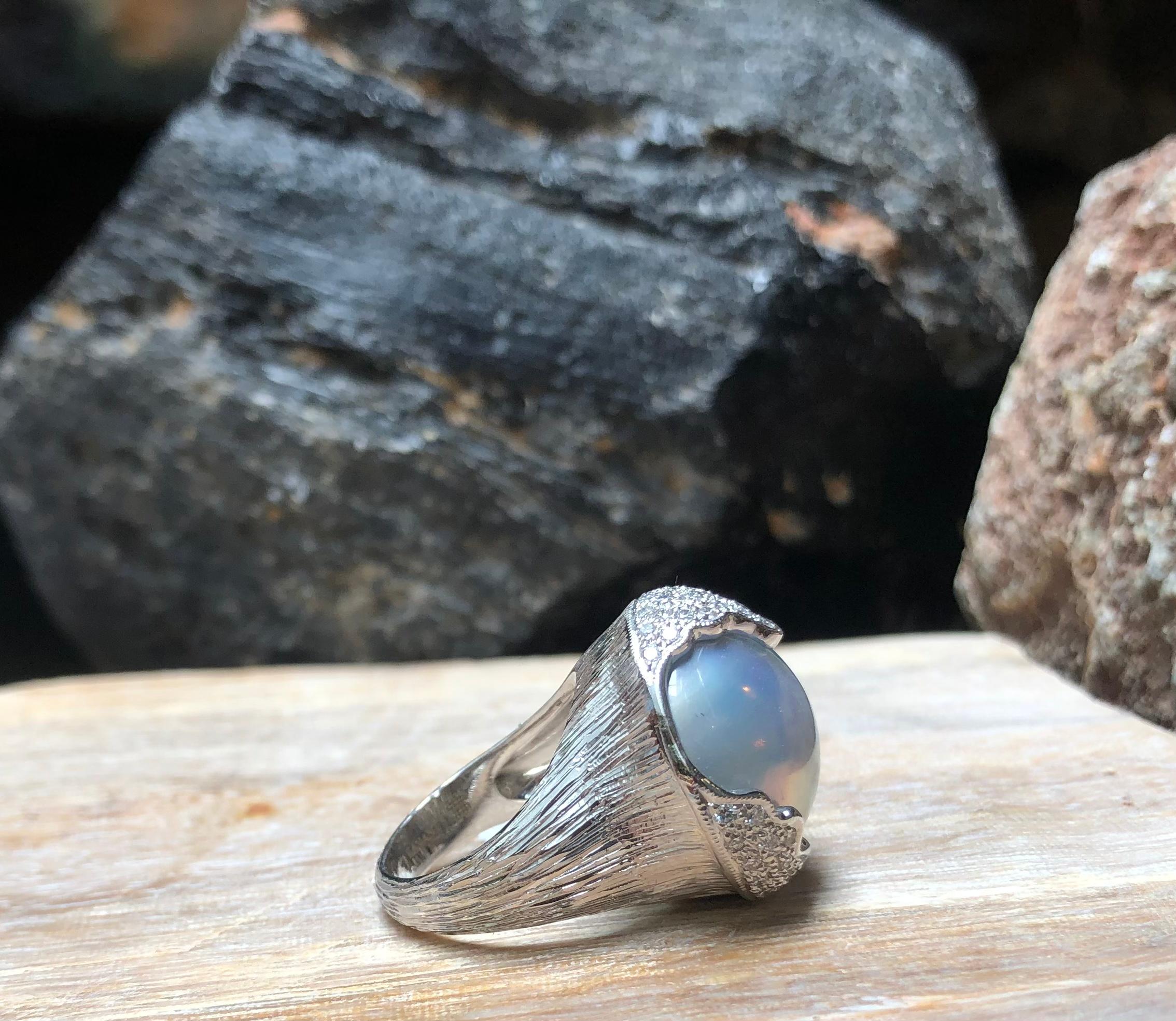 Bluish Grey Mabe Pearl with Diamond Ring Set in 18 Karat White Gold Settings For Sale 3
