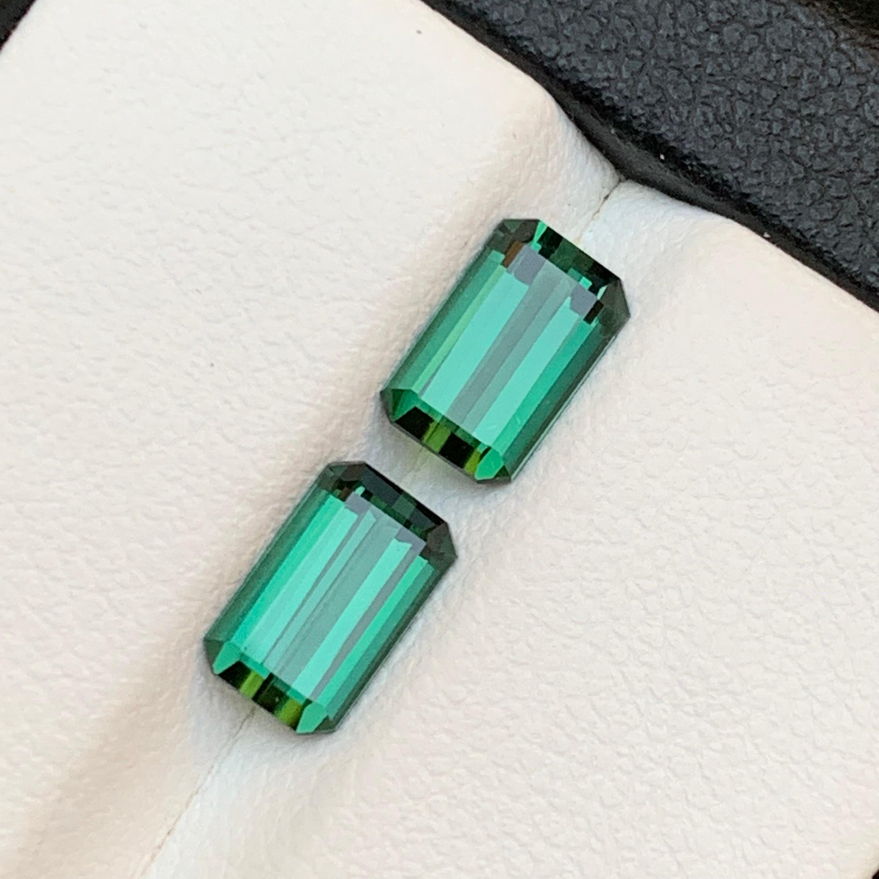 Bluish Hue Green Natural Tourmaline Loose Gemstones near to Pair 2.60 Ct-Jewelry In New Condition For Sale In Peshawar, PK