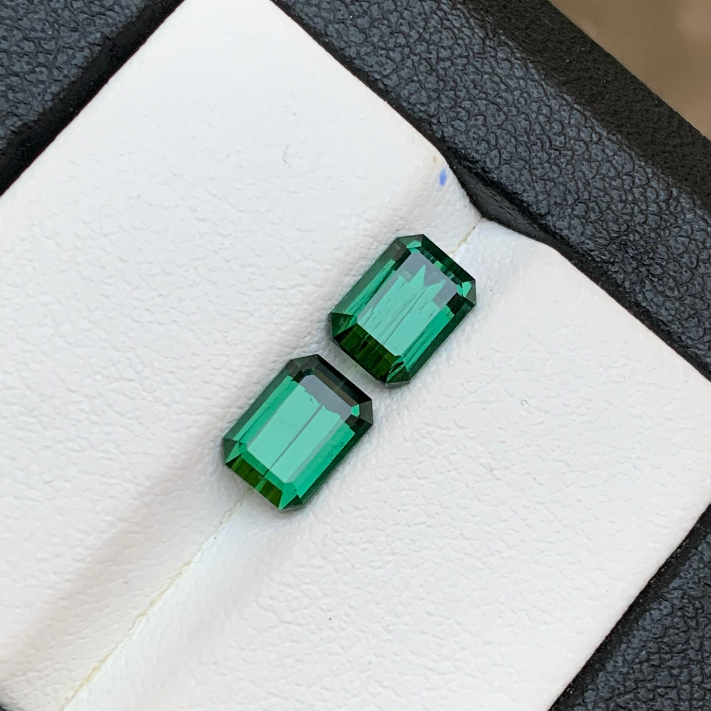 Gemme sfuse di tormalina naturale dalla tonalità bluastra vicine alla coppia 3.05 ct-Gioielli in vendita 7