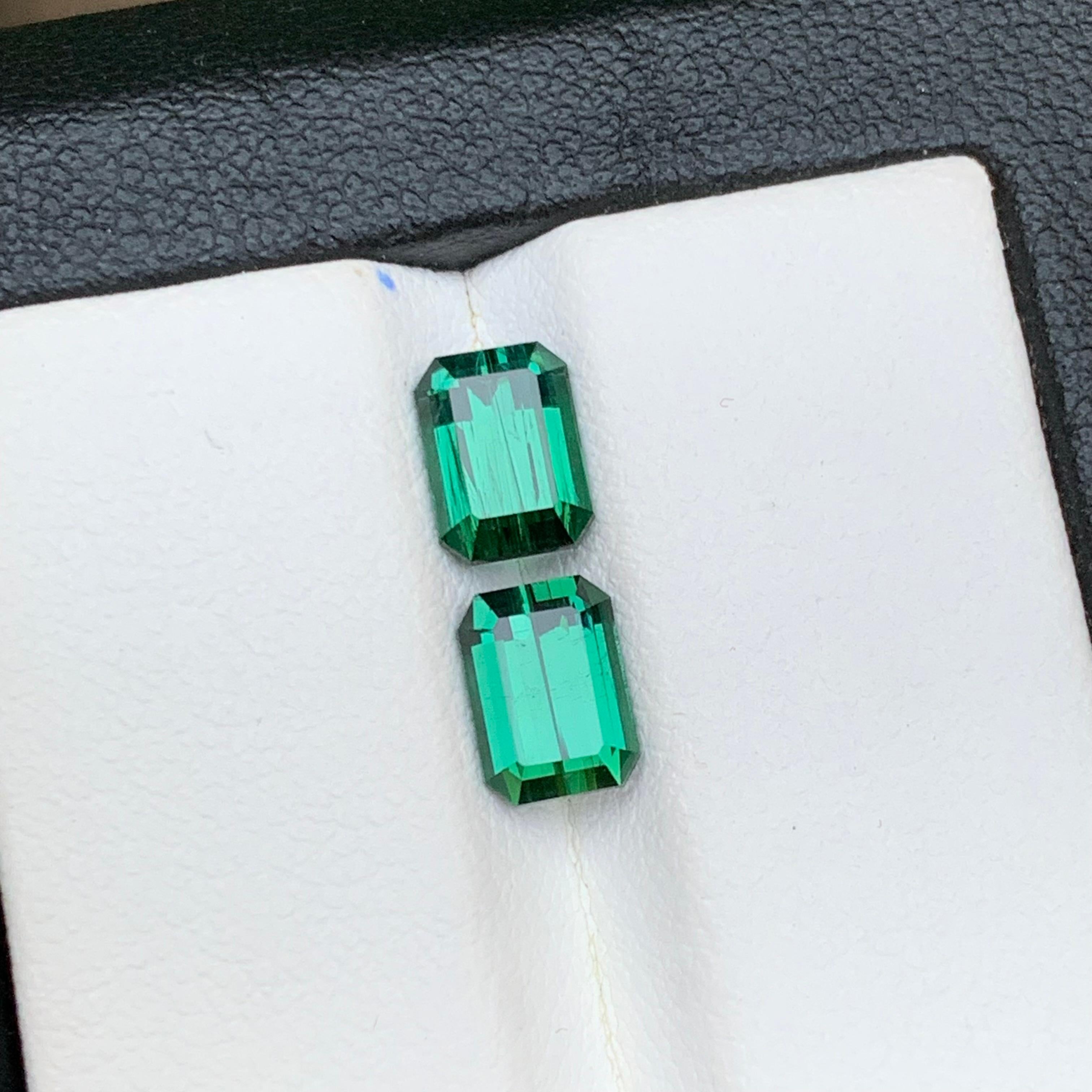 Taglio smeraldo Gemme sfuse di tormalina naturale dalla tonalità bluastra vicine alla coppia 3.05 ct-Gioielli in vendita