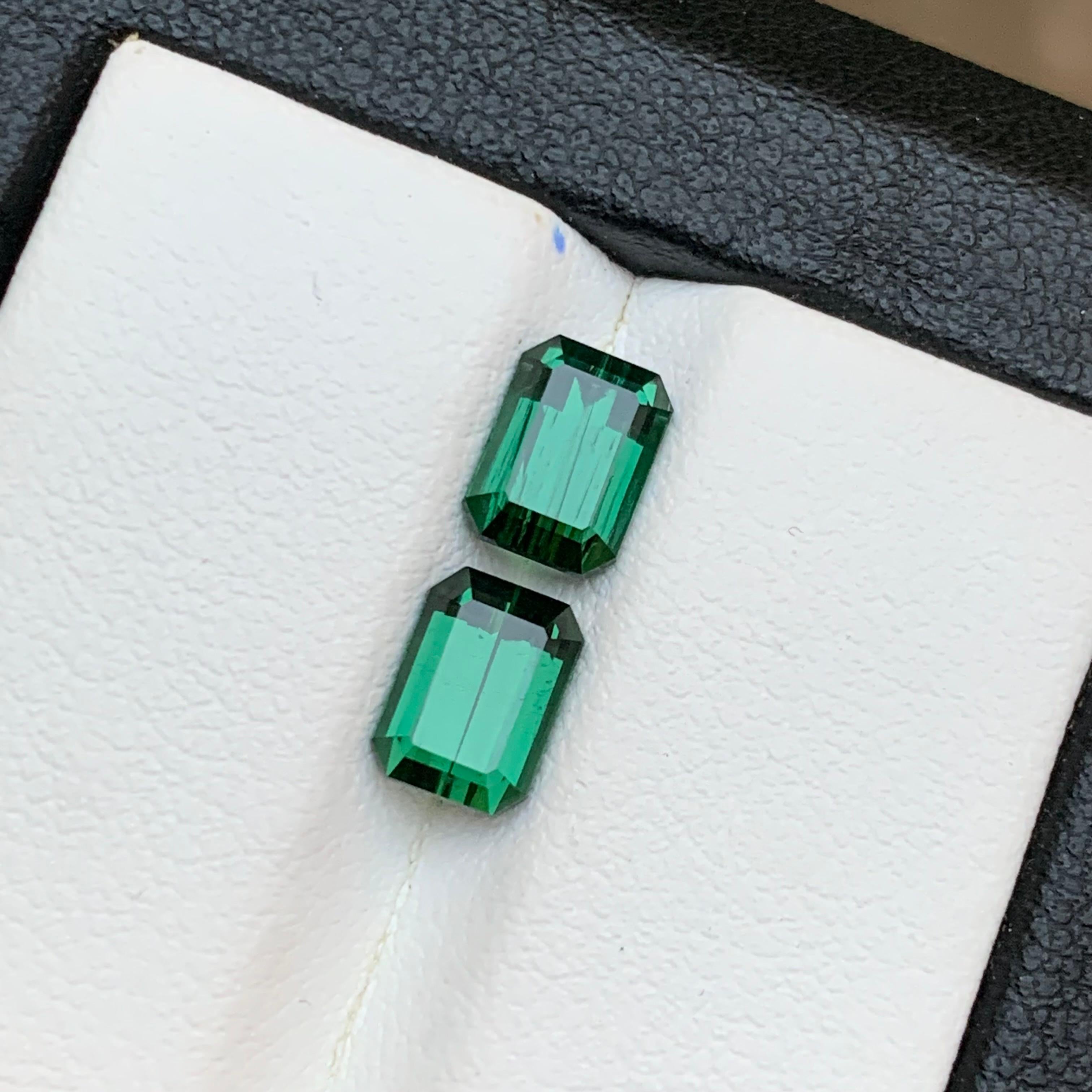 Gemme sfuse di tormalina naturale dalla tonalità bluastra vicine alla coppia 3.05 ct-Gioielli In condizioni Nuovo in vendita a Peshawar, PK