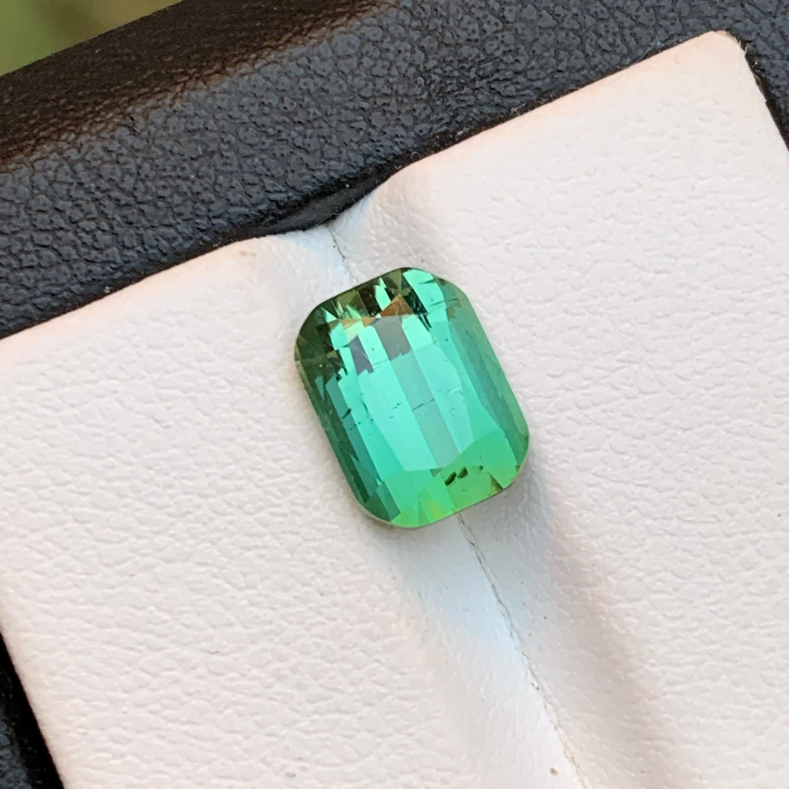 Bluish Hue Light Green Natural Tourmaline Ring Loose Gemstone 3.85Ct for Jewelry For Sale 5