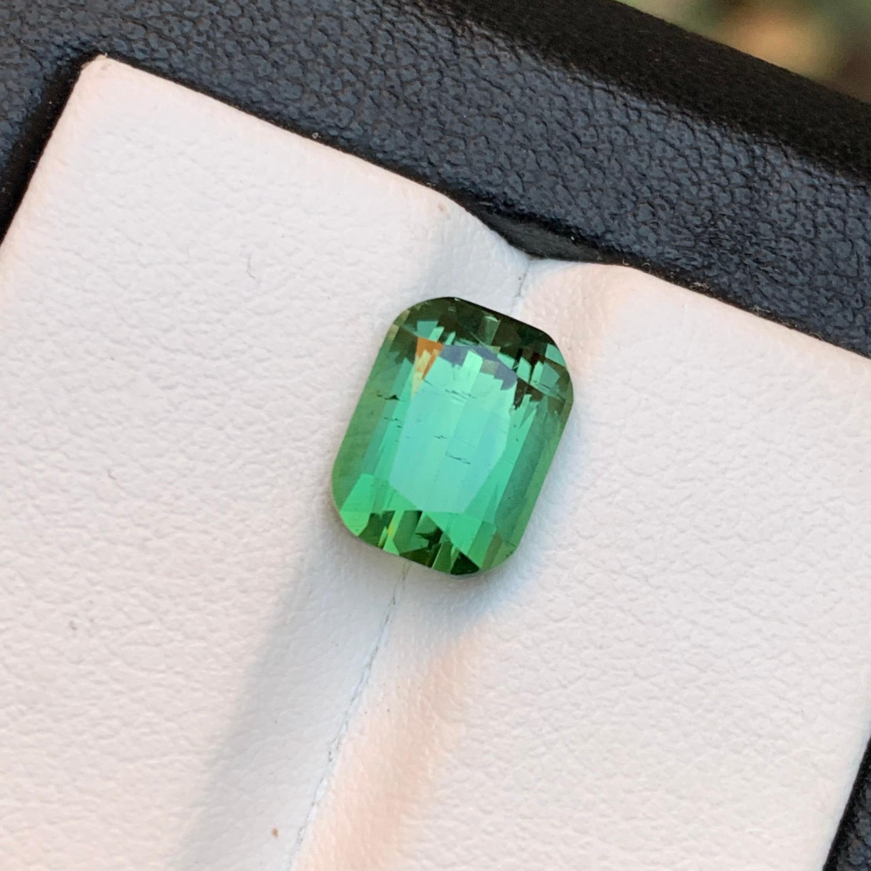 Bluish Hue Light Green Natural Tourmaline Ring Loose Gemstone 3.85Ct for Jewelry For Sale 6