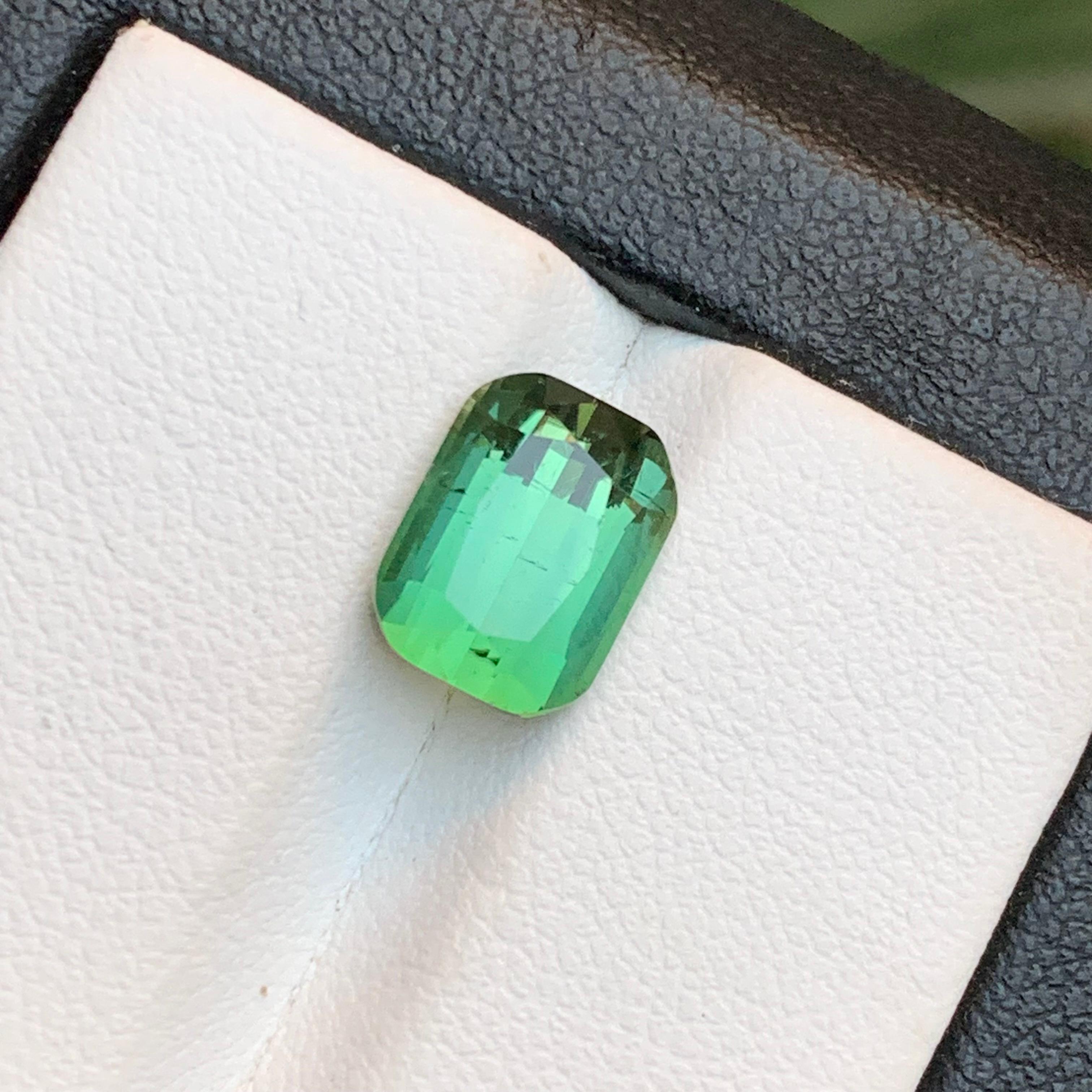 Bluish Hue Light Green Natural Tourmaline Ring Loose Gemstone 3.85Ct for Jewelry For Sale 7