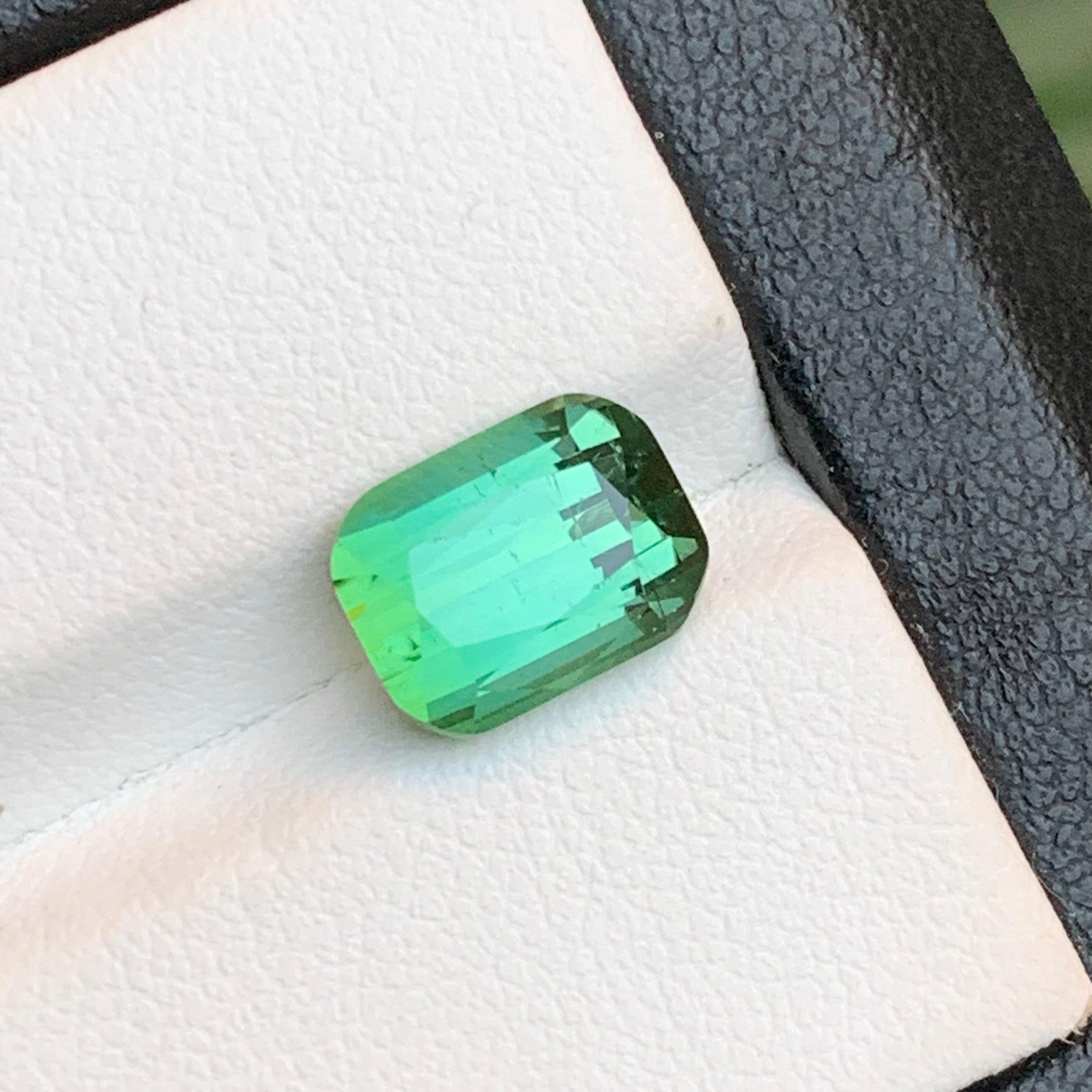 Contemporary Bluish Hue Light Green Natural Tourmaline Ring Loose Gemstone 3.85Ct for Jewelry For Sale