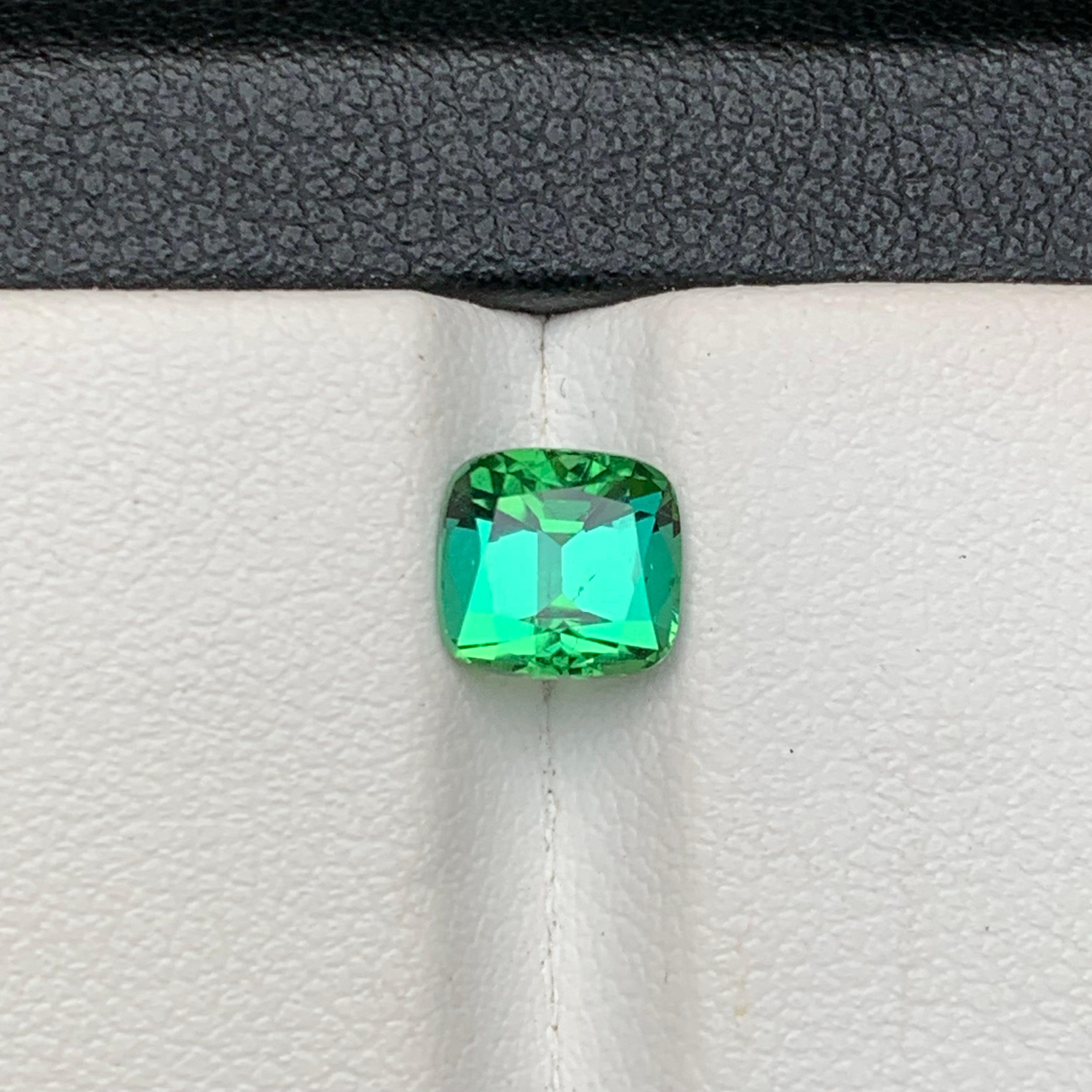Bague en tourmaline naturelle vert lagon bleuté taille coussin de 1,40 carat en vente 4