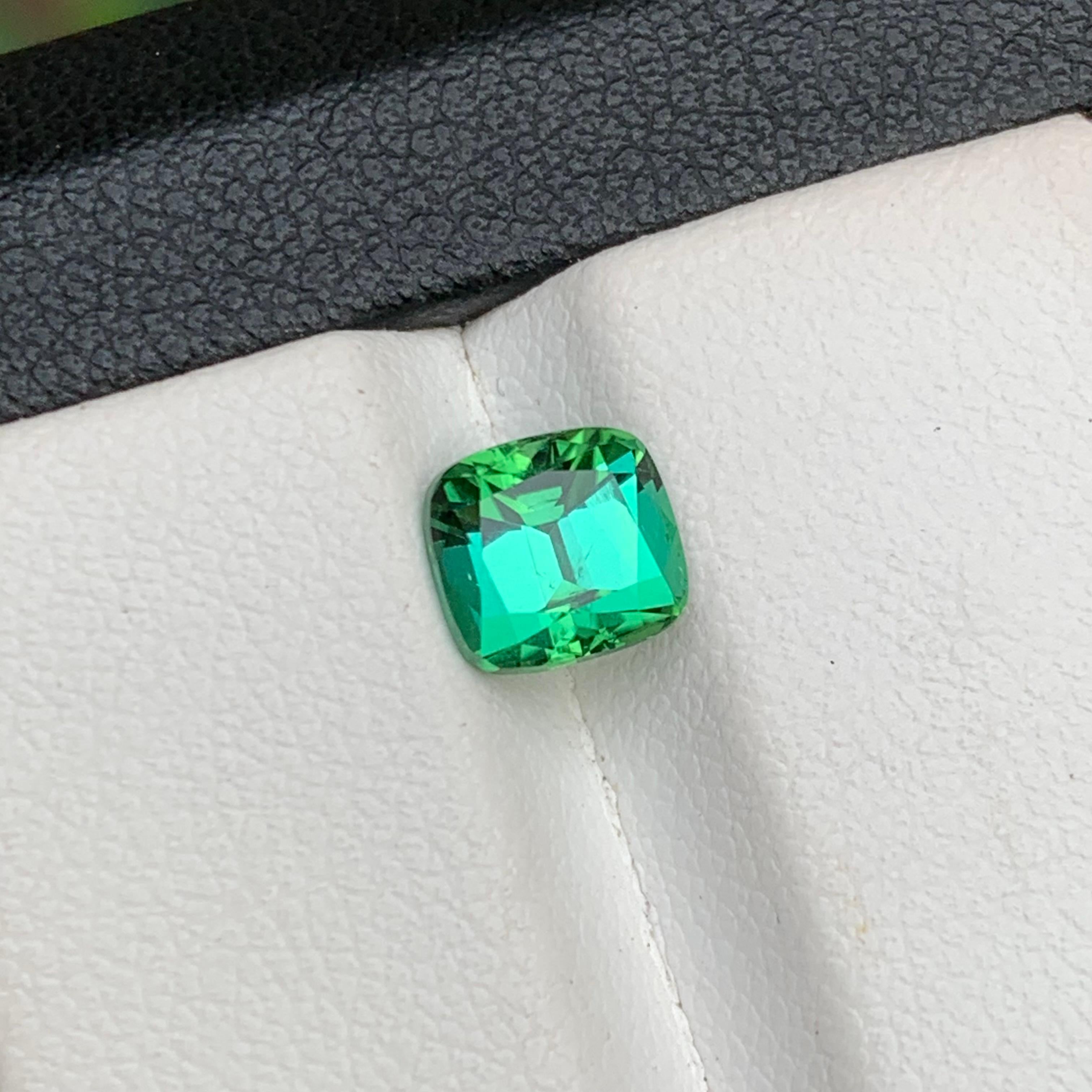 Bague en tourmaline naturelle vert lagon bleuté taille coussin de 1,40 carat en vente 1