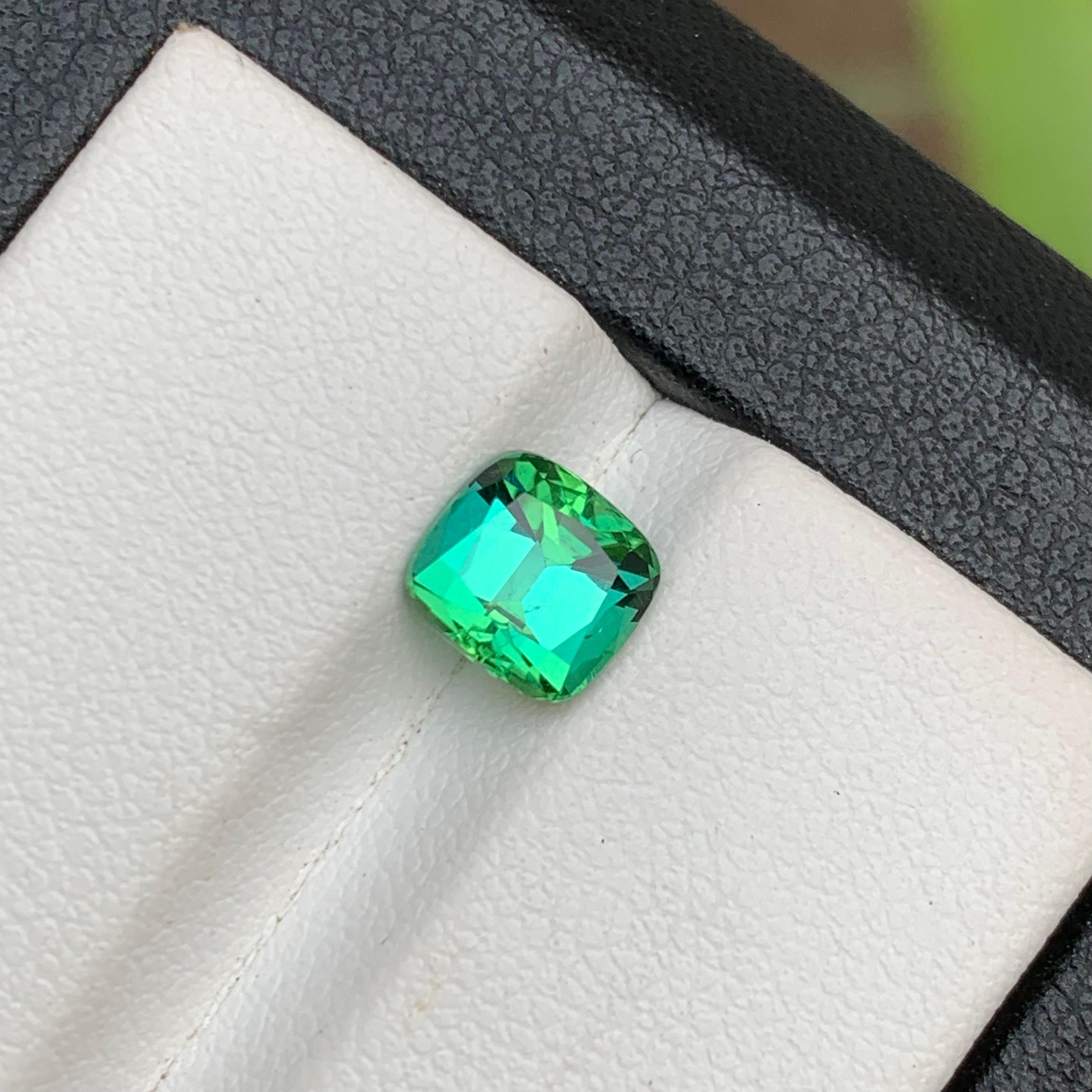 Bague en tourmaline naturelle vert lagon bleuté taille coussin de 1,40 carat en vente 2