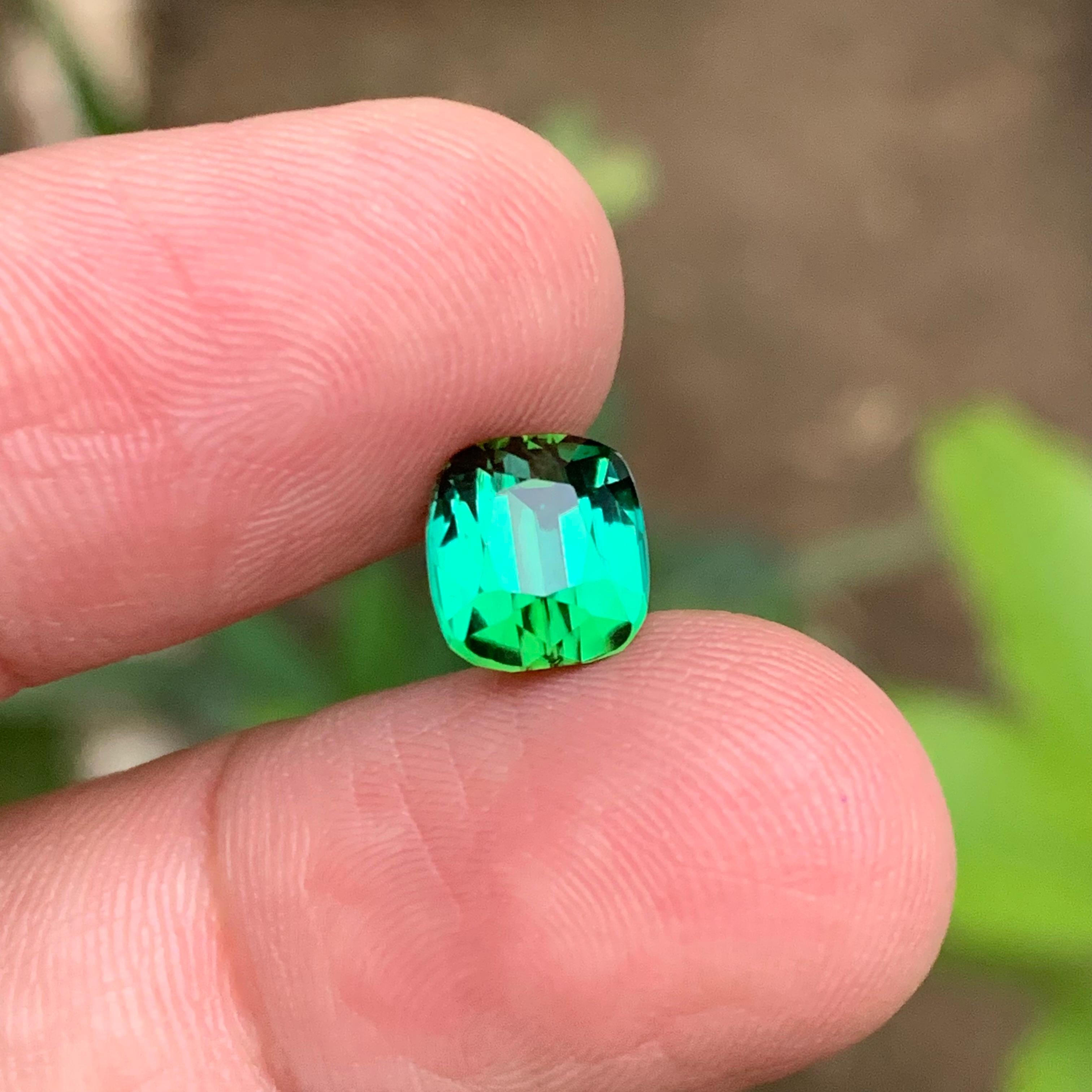 Bluish Lagoon Green Natural Tourmaline Ring Loose Gemstone 3.30 Ct Cushion Cut For Sale 1