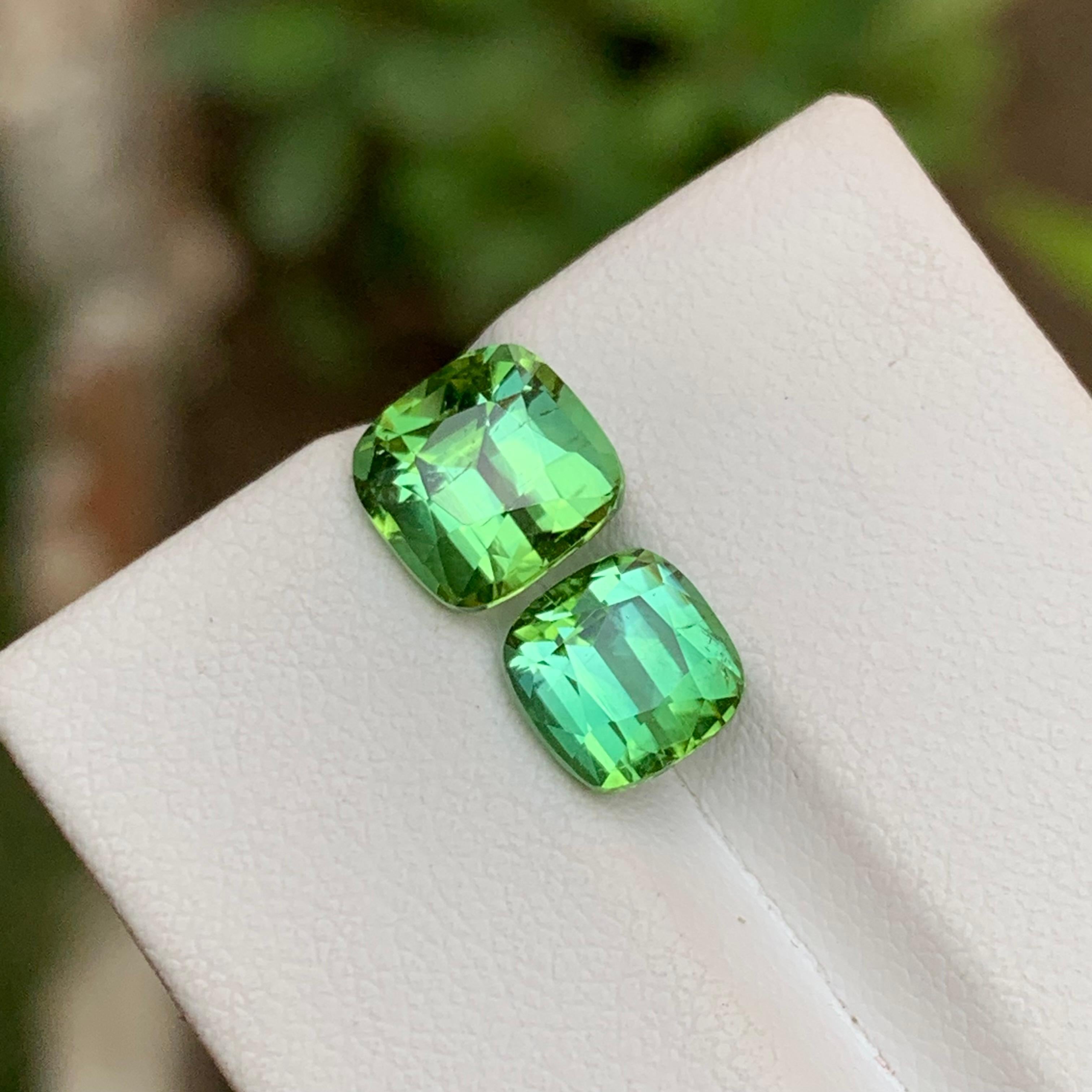 Taille coussin Pierres précieuses tourmaline naturelle vert menthe bleuté taille coussin de 4,85 carats pour bijouterie en vente