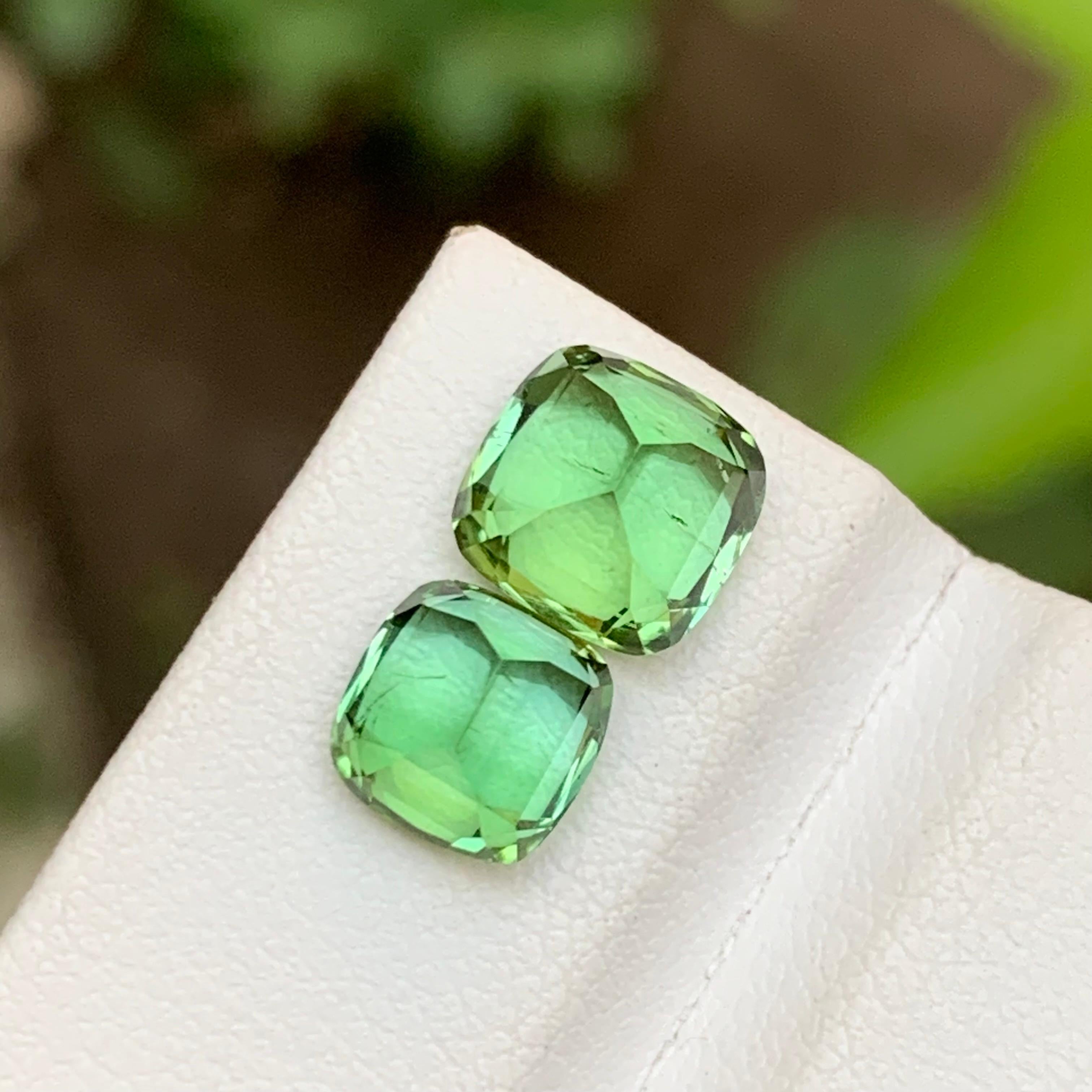 Pierres précieuses tourmaline naturelle vert menthe bleuté taille coussin de 4,85 carats pour bijouterie Unisexe en vente