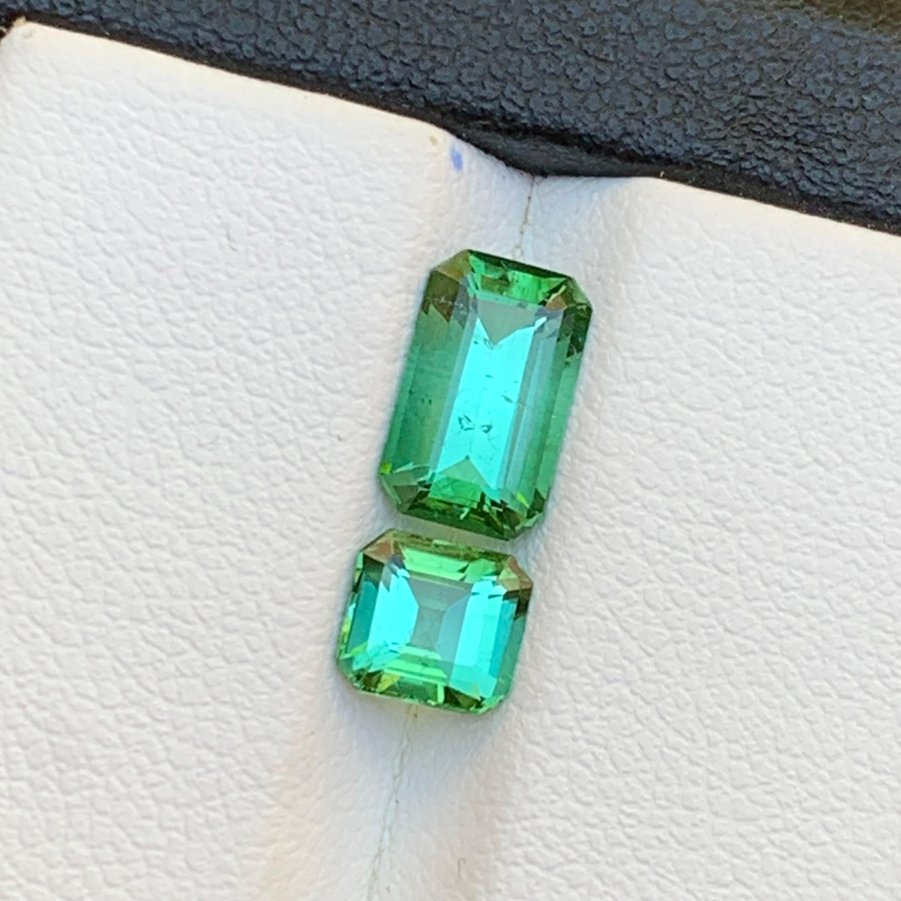 Greene & Greene Greene - Tourmaline Naturelle 2.45 Ct Emerald Cut-Jewelry en vente 5