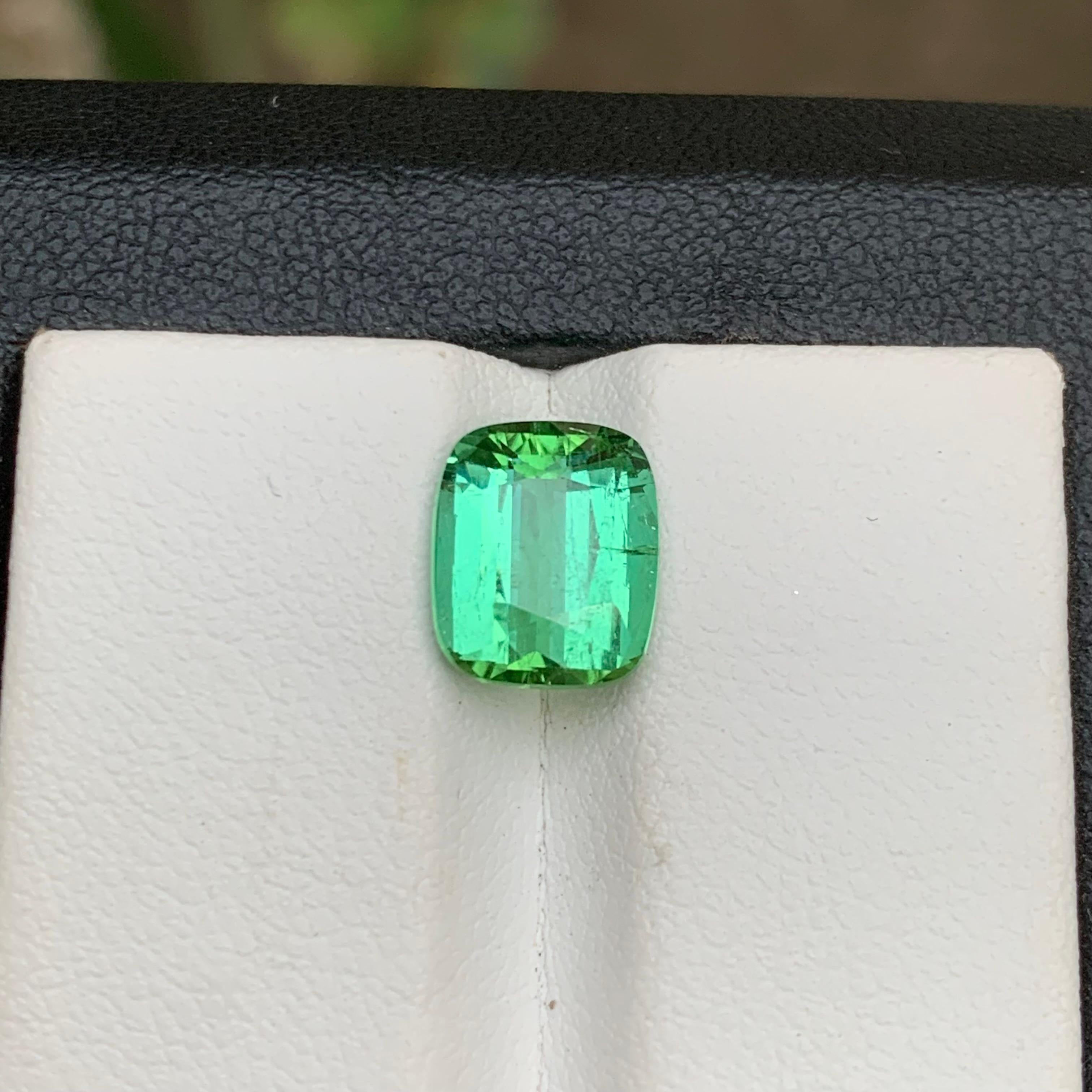 Women's or Men's Bluish Mint Green Natural Tourmaline Ring Gemstone 2.90 Ct Cushion Cut-Jewelry For Sale
