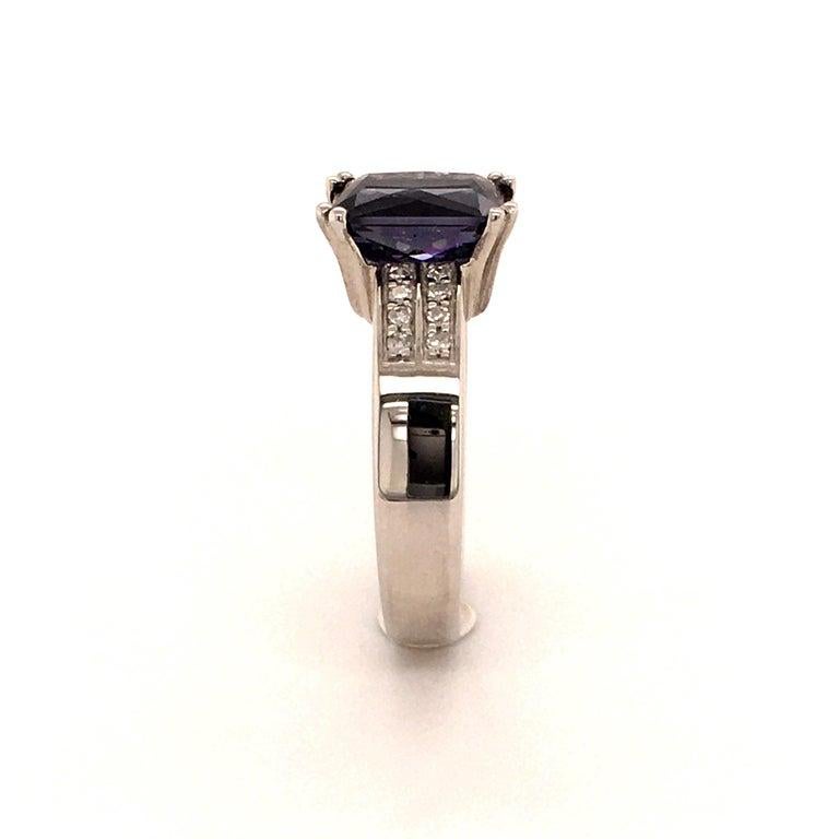 Women's or Men's Bluish-Violet Colored Spinel and Diamond Ring in 18 Karat Gold