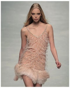 Blumarine 2008 rose pêche soie pailletée plumes d'autruche robe miniature de mariage
