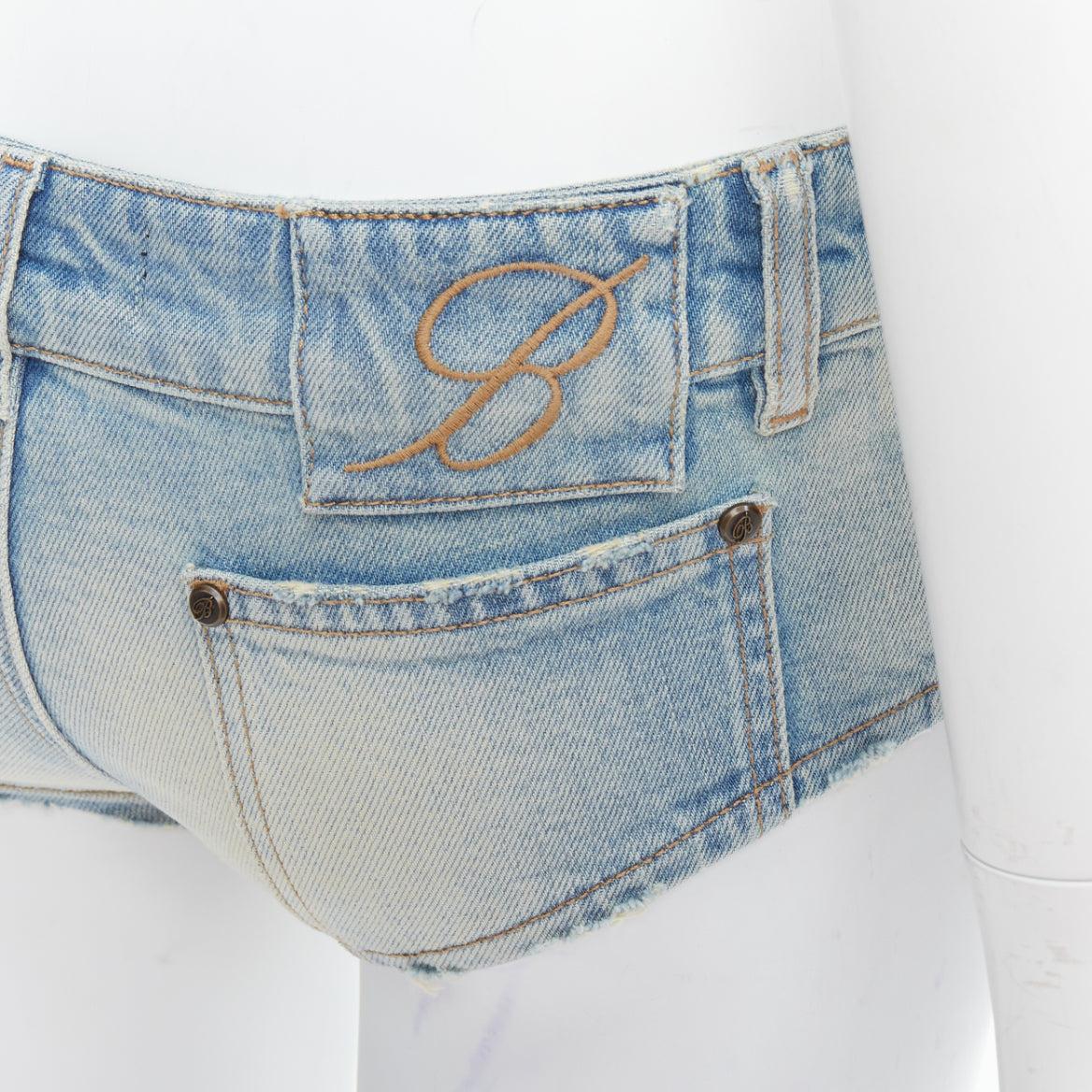 BLUMARINE 2024 blue washed bronze studded high cut panty shorts IT38 XS
Reference: AAWC/A01329
Brand: Blumarine
Material: Denim
Color: Blue, Bronze
Pattern: Studded
Closure: Zip Fly
Extra Details: A statement style like no other, these Blumarine
