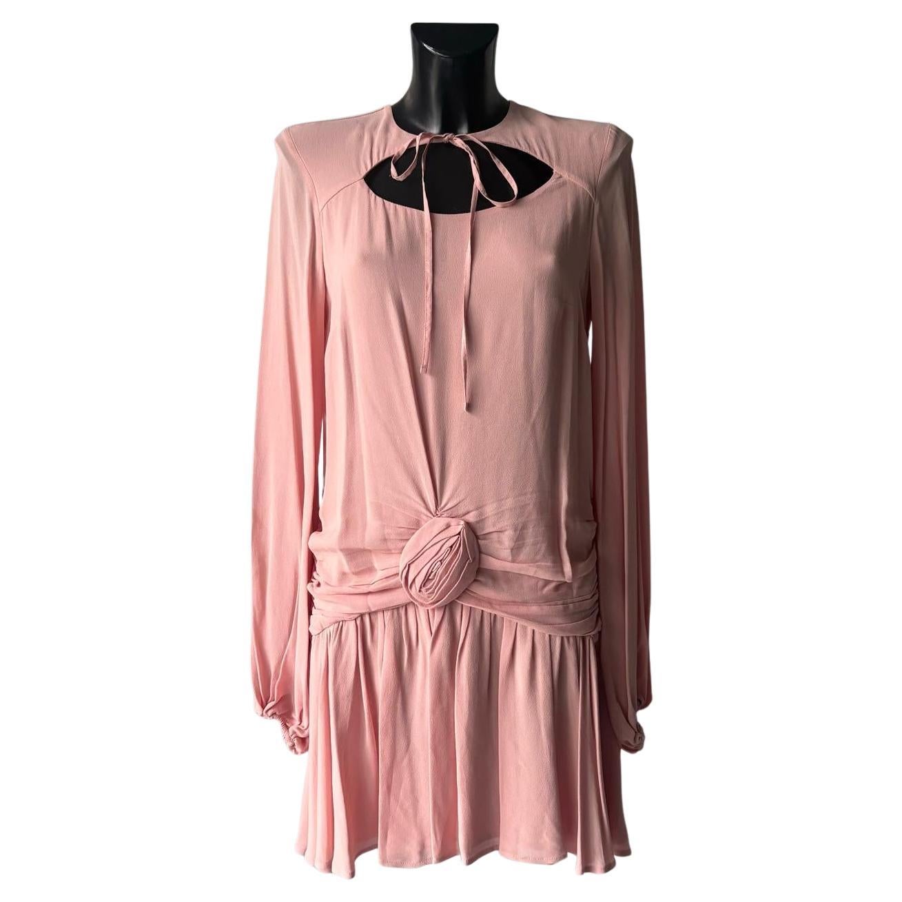 Blumarine - Rosa kurzes Kleid mit Ausschnitt und Drapierung, neu im Angebot