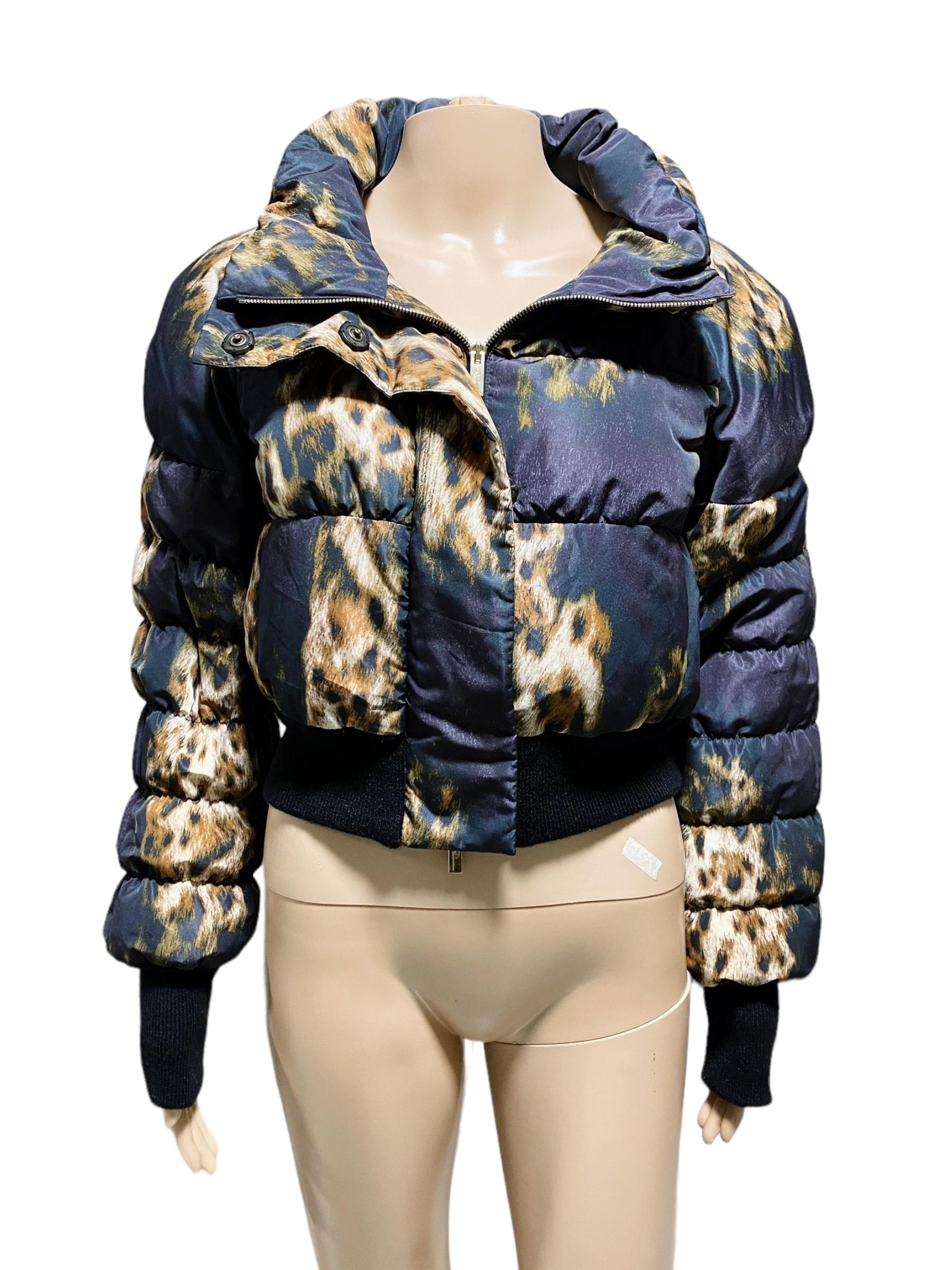 Blumarine animal print puffer jacket. Make a bold fashion statement with Blumarine - All-over quilted padding puffer Jacket. Covered in animal print oversized cropped- style. 

Designer: Blumarine
Dimensions (Inches) (Taken Flat)
Length: 23”
Bust:
