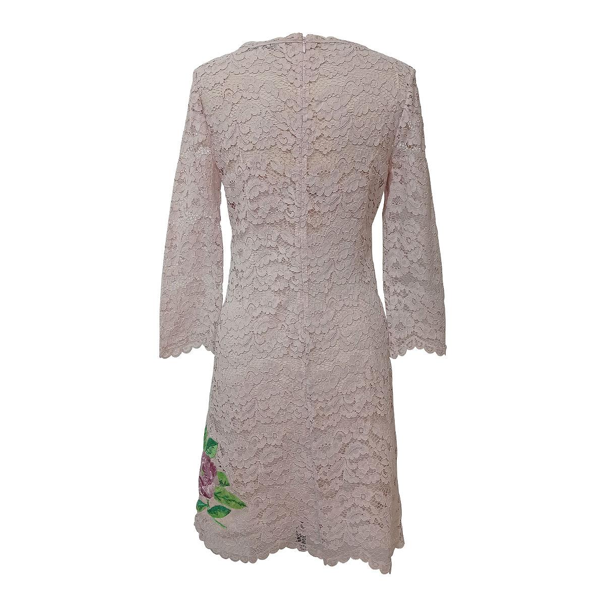 Fantastic dress by Blumarine
Lace dress
Nylon (60%) and cotton
Silk lining
Antique rose color
3/4 sleeve
Amazing total construction of fine lace
Multicolored floral embroideries
Shoulder/hem length cm 85 (33,4 inches)
Shoulder cm 38 (14,9